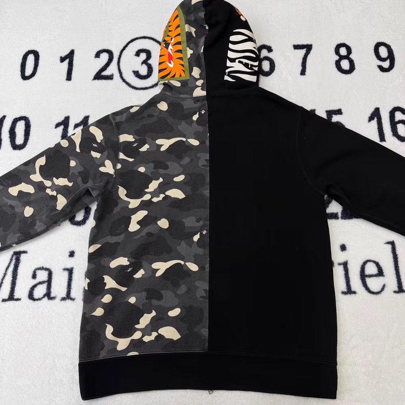 Bape BAPE Black Camo Glow-in-the-Dark Shark Hoodie Q10 Size US XXL / EU 58 / 5 - 3 Thumbnail