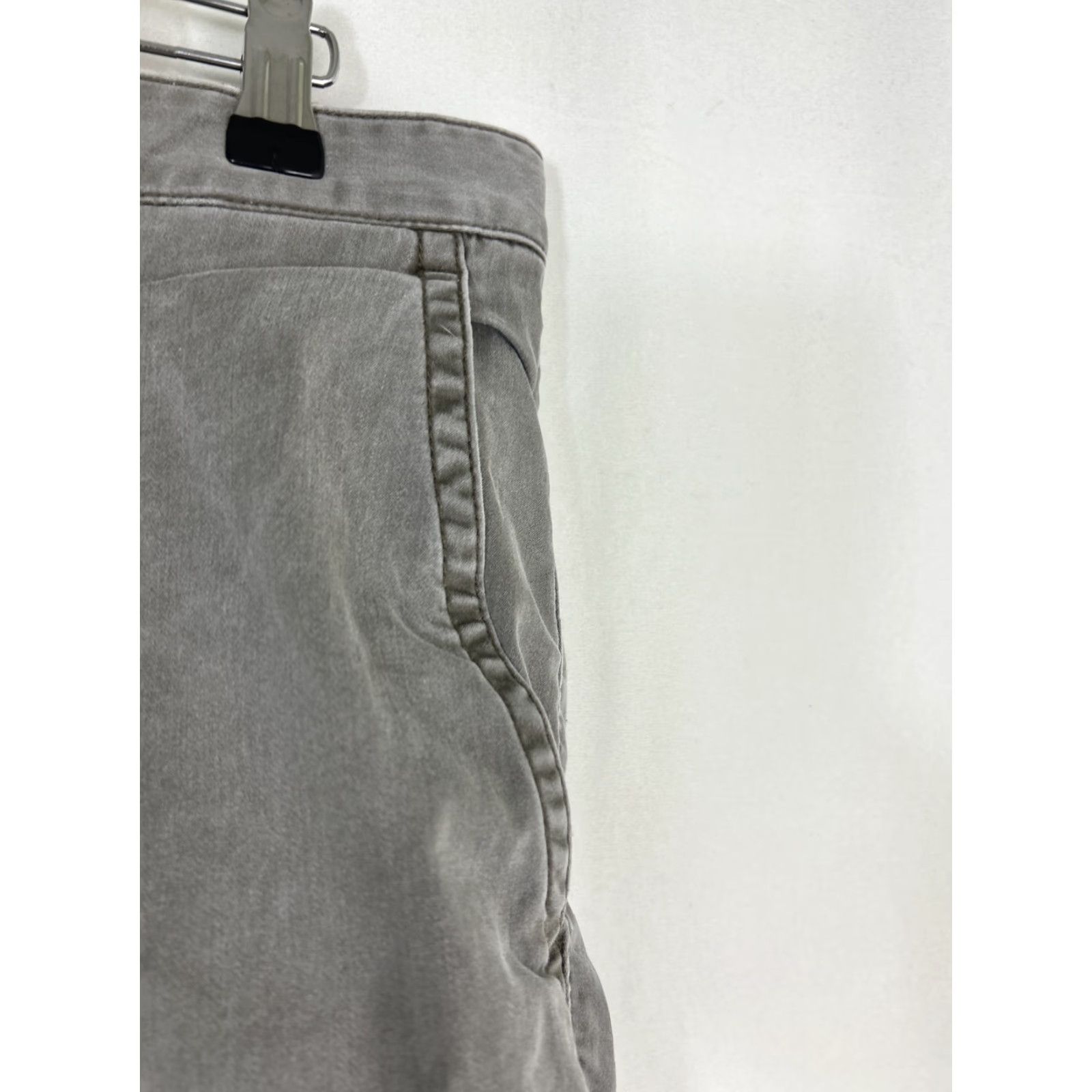 Tommy Bahama Tommy Bahama Mens Gray Shorts Chino Cotton Blend 33 Regular 9.5 33x9.5 Mens Fashion Size US 33 - 5 Thumbnail