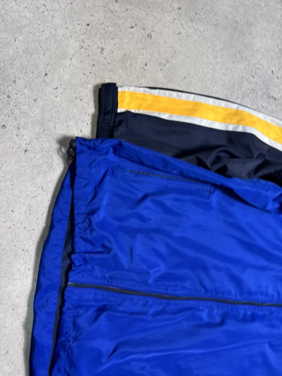 Umbro Umbro Sweden Team Vintage Nylon Jacket Football Soccer Size US M / EU 48-50 / 2 - 3 Thumbnail