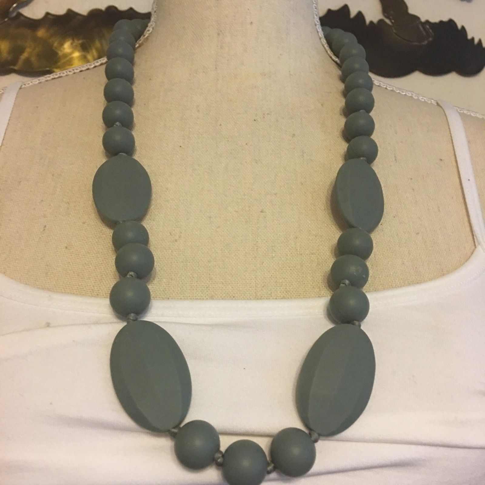 Jewelry Vintage large gray knotted rubber bead necklace Size ONE SIZE - 1 Thumbnail