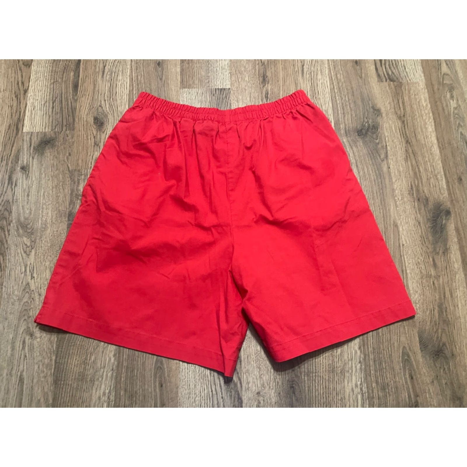 Vintage Karen Scott Shorts Women's Size 10 Red Stretchable Waist Flat Front Casual Chino 7 in Inseam Regular 28 in Waist Size 32" / US 10 / IT 46 - 2 Thumbnail