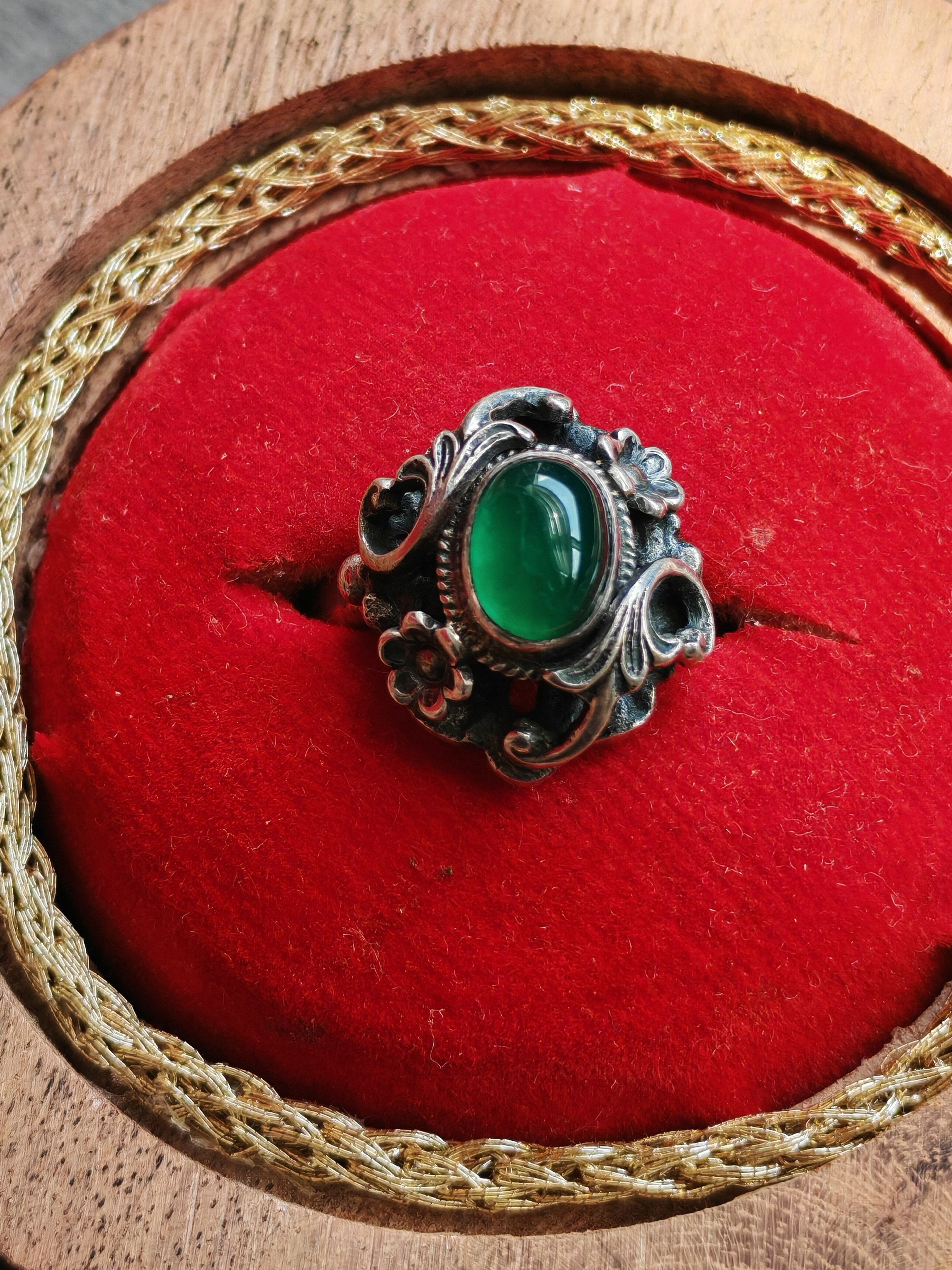 Other Vintage Sterling Silver Green Onyx Flower Ring Size ONE SIZE - 2 Thumbnail