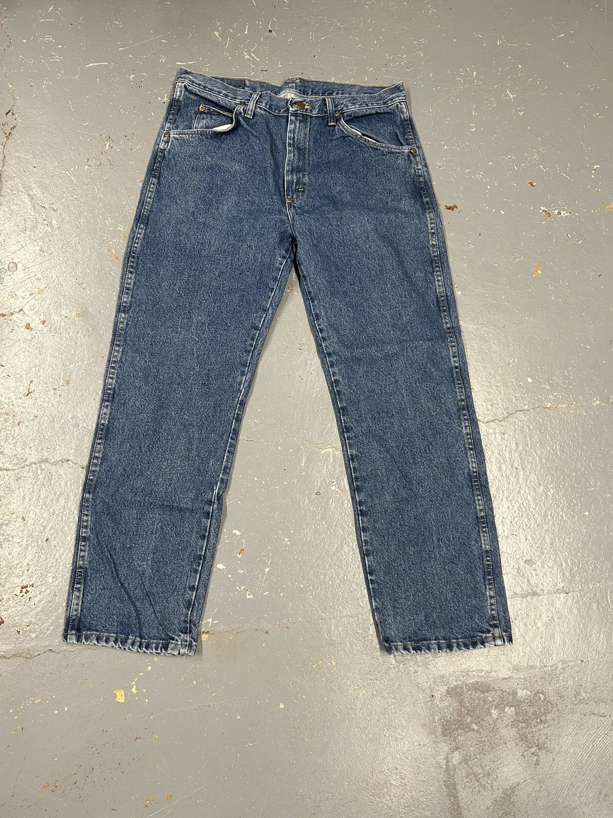 Vintage × Wrangler Crazy Vintage Y2K Wrangler Baggy Straight Fit Blue Jeans Size US 34 / EU 50 - 1 Thumbnail
