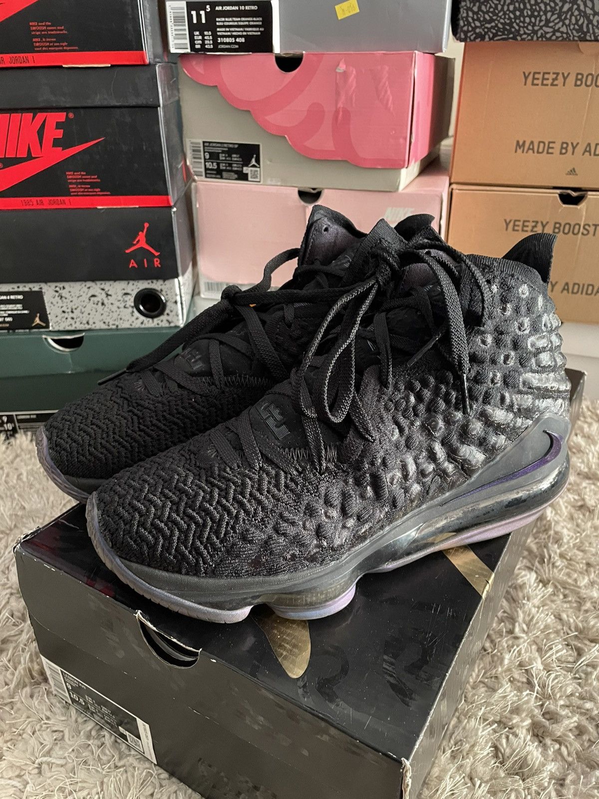 Nike Nike LeBron 17 Global Currency Size US 9 / EU 42 - 1 Thumbnail