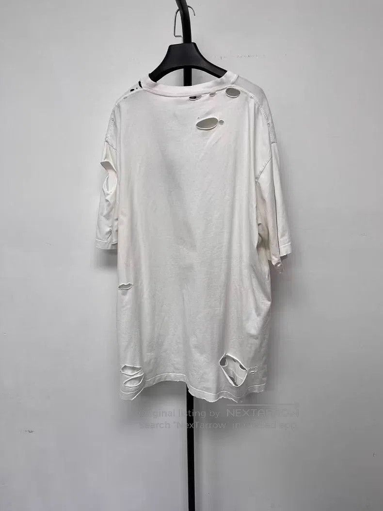 Balenciaga Balenciaga Ripped Cracked Design Short Sleeve Off-Shoulder Size S / US 4 / IT 40 - 2 Thumbnail