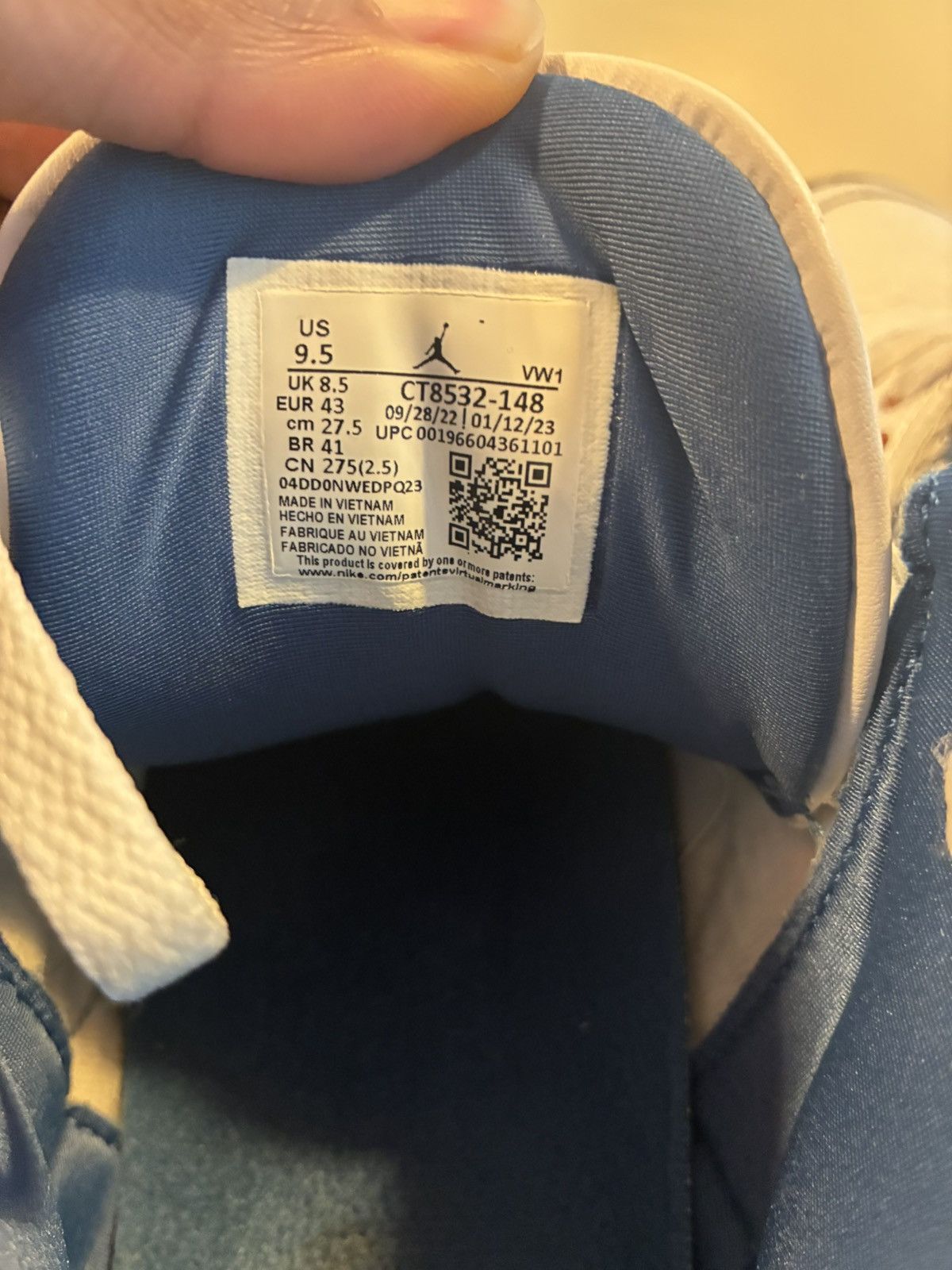 Other Jordan Retro 3 Size US 9.5 / EU 42-43 - 5 Thumbnail