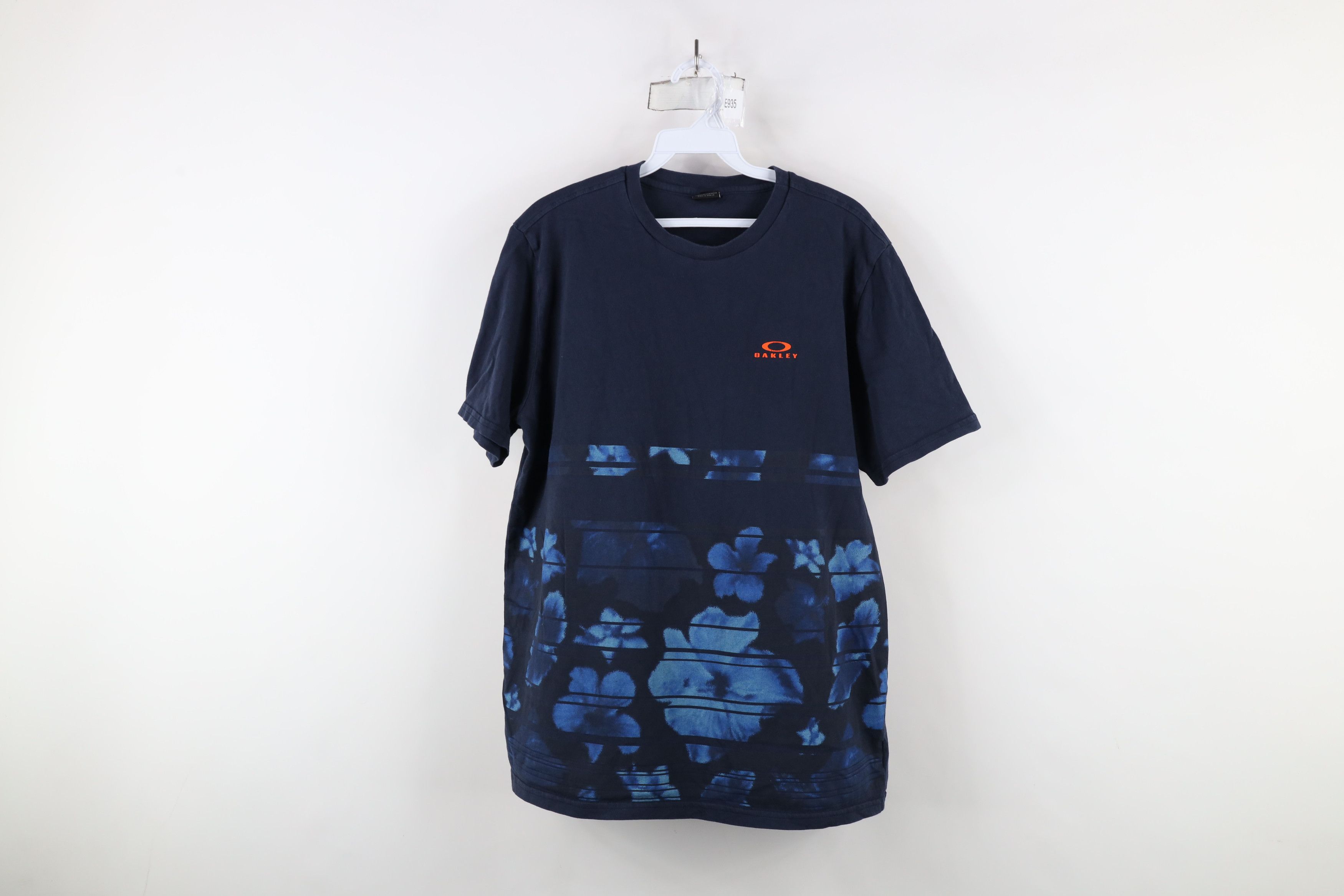 Oakley × Vintage Vintage Y2K Oakley Spell Out Flower Floral T-Shirt Navy Blue Size US M / EU 48-50 / 2 - 1 Thumbnail