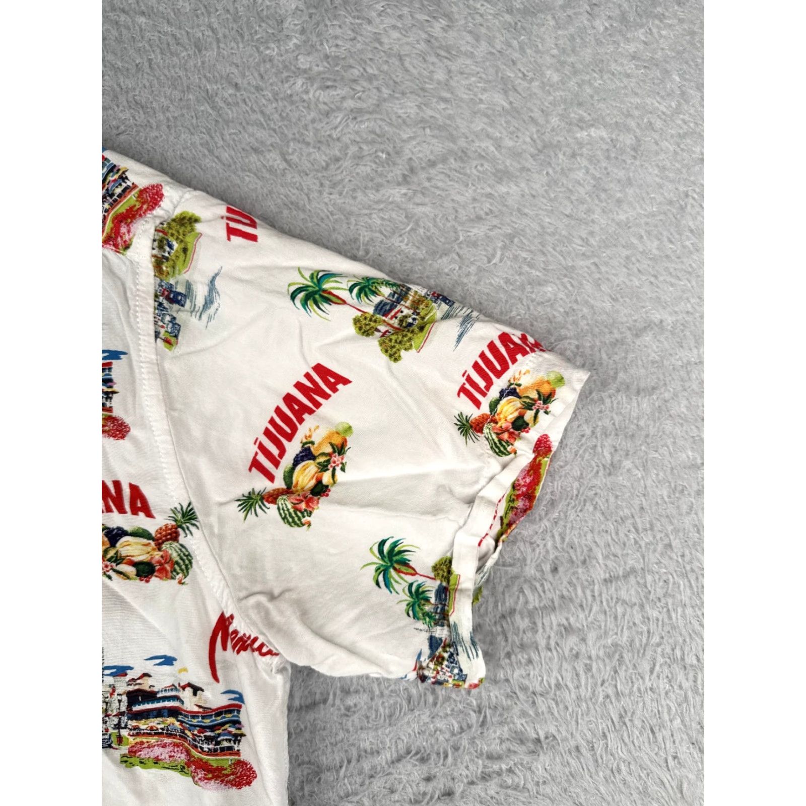 Vintage VINTAGE Goodfellow & Co Shirt Men XL White Floral Palm Hawaiian Rayon Casual Summer Mens Size US XL / EU 56 / 4 - 2 Thumbnail