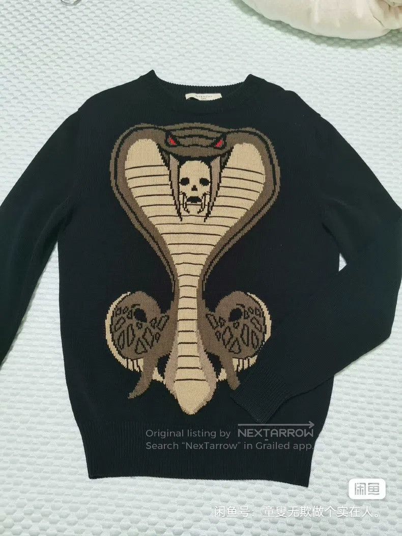 Givenchy Givenchy Fleece / knit sweater (made in Italy, celebrity s Size US XS / EU 42 / 0 - 1 Thumbnail