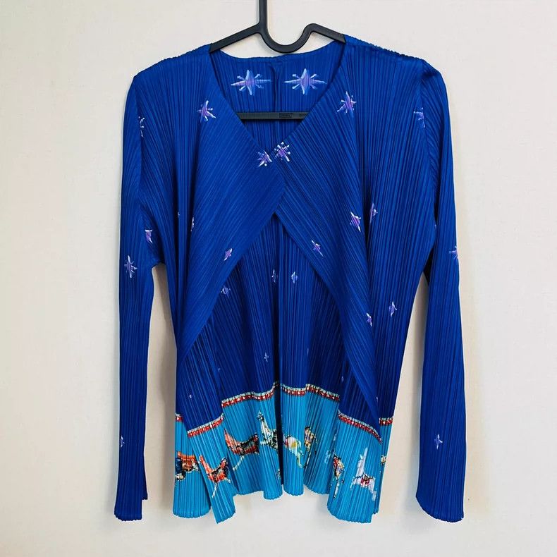 Issey Miyake Issey Miyake A medieval circus cardigan Size XL / US 12-14 / IT 48-50 - 1 Thumbnail
