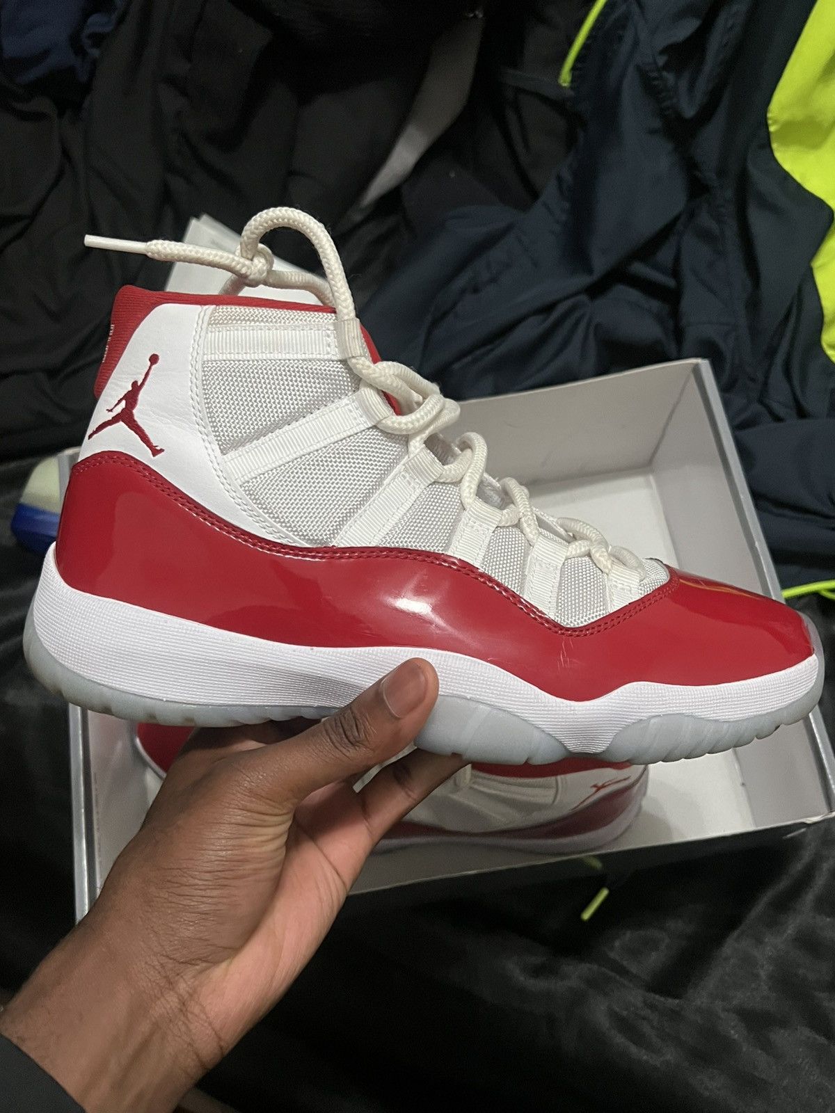 Jordan Brand Jordan 11 Cherry Size US 9.5 / EU 42-43 - 8 Thumbnail