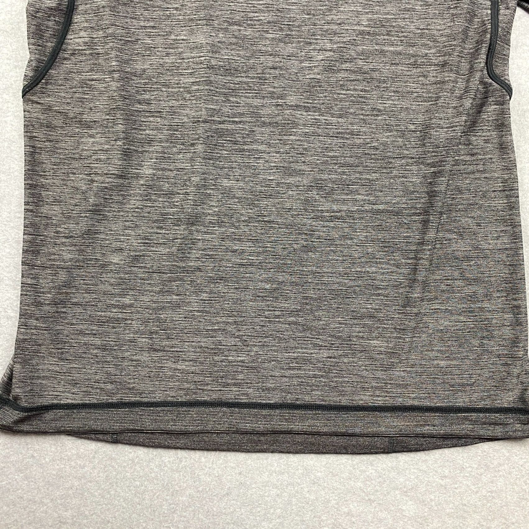 Lululemon Lululemon Reversible Shirt Mens Medium Black Heather Gray Short Sleeve Active Size US M / EU 48-50 / 2 - 5 Thumbnail