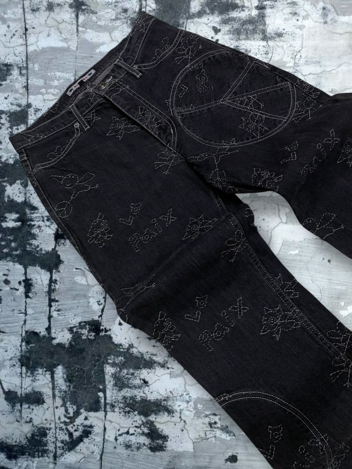 Japanese Brand Vintage 1990s Japan Designer Olleborebla Peace Pig Denim Size US 27 - 7 Thumbnail
