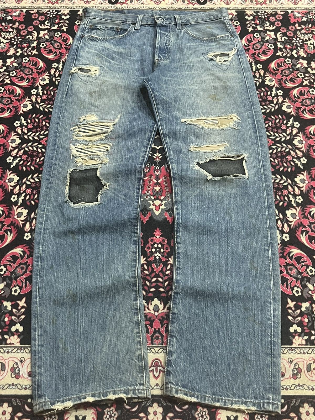 Levi's Vintage y2k Levi’s 501 Blue Washed Distressed Blowout Jeans Size US 32 / EU 48 - 1 Thumbnail