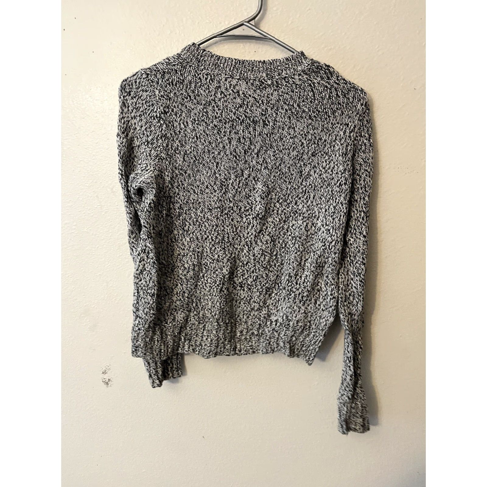 H&M VINTAGE H&M Divided Knit Sweater Women’s XS Oreo Raglan Long Sleeve Crew Neck All Seasons Solid Tight-Knit Relaxed Pullover Size XS / US 0-2 / IT 36-38 - 2 Thumbnail