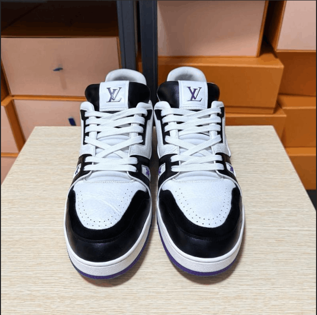 Louis Vuitton Louis Vuitton low-top sneakers Size US 12 / EU 45 - 2 Thumbnail