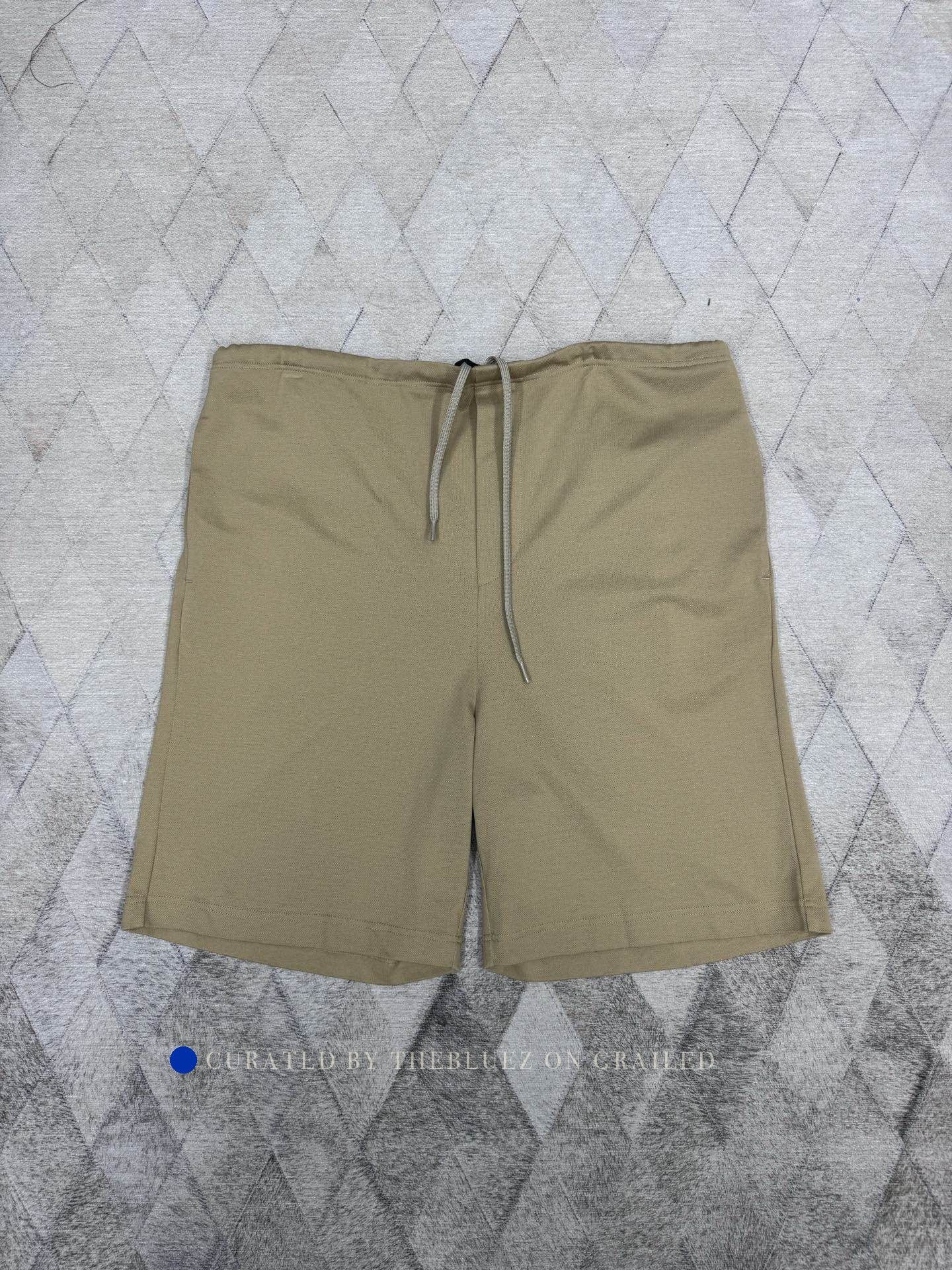 Prada Stylish Beige Piquet Shorts in Size 30 Size US 30 / EU 46 - 1 Thumbnail