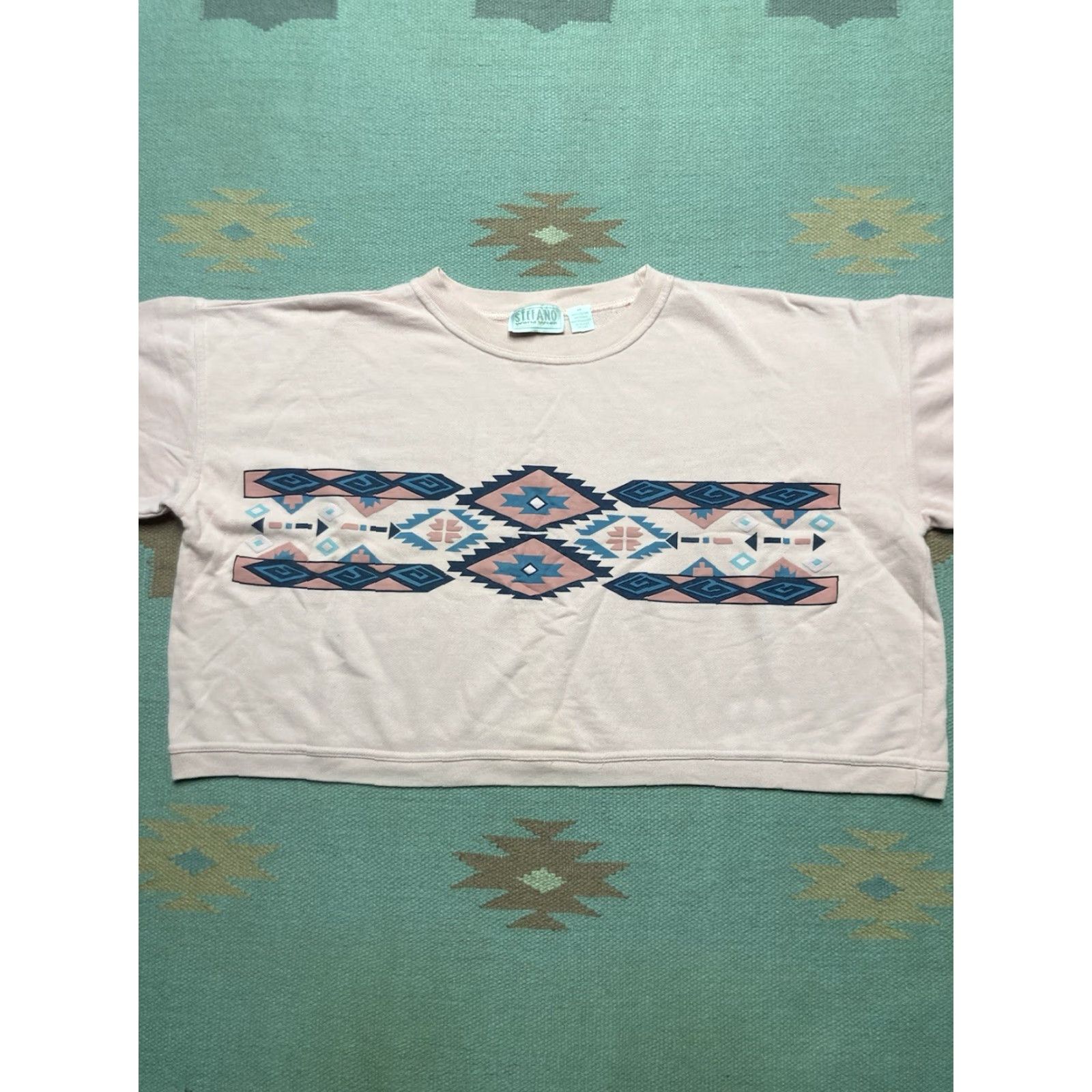 Vintage VINTAGE Stefano Aztec Sweatshirt Crew Neck Women’s Medium Pink Pullover Cropped Boxy 80s Size M / US 6-8 / IT 42-44 - 2 Thumbnail