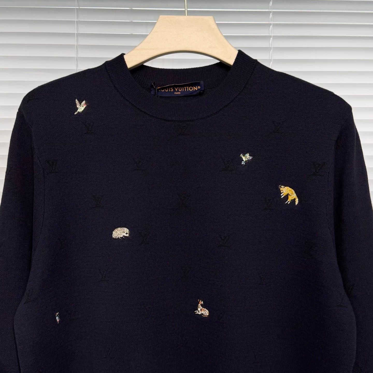 Louis Vuitton LV Monogram Animal Embroidered Wool Blend Sweater S Size US S / EU 44-46 / 1 - 3 Thumbnail