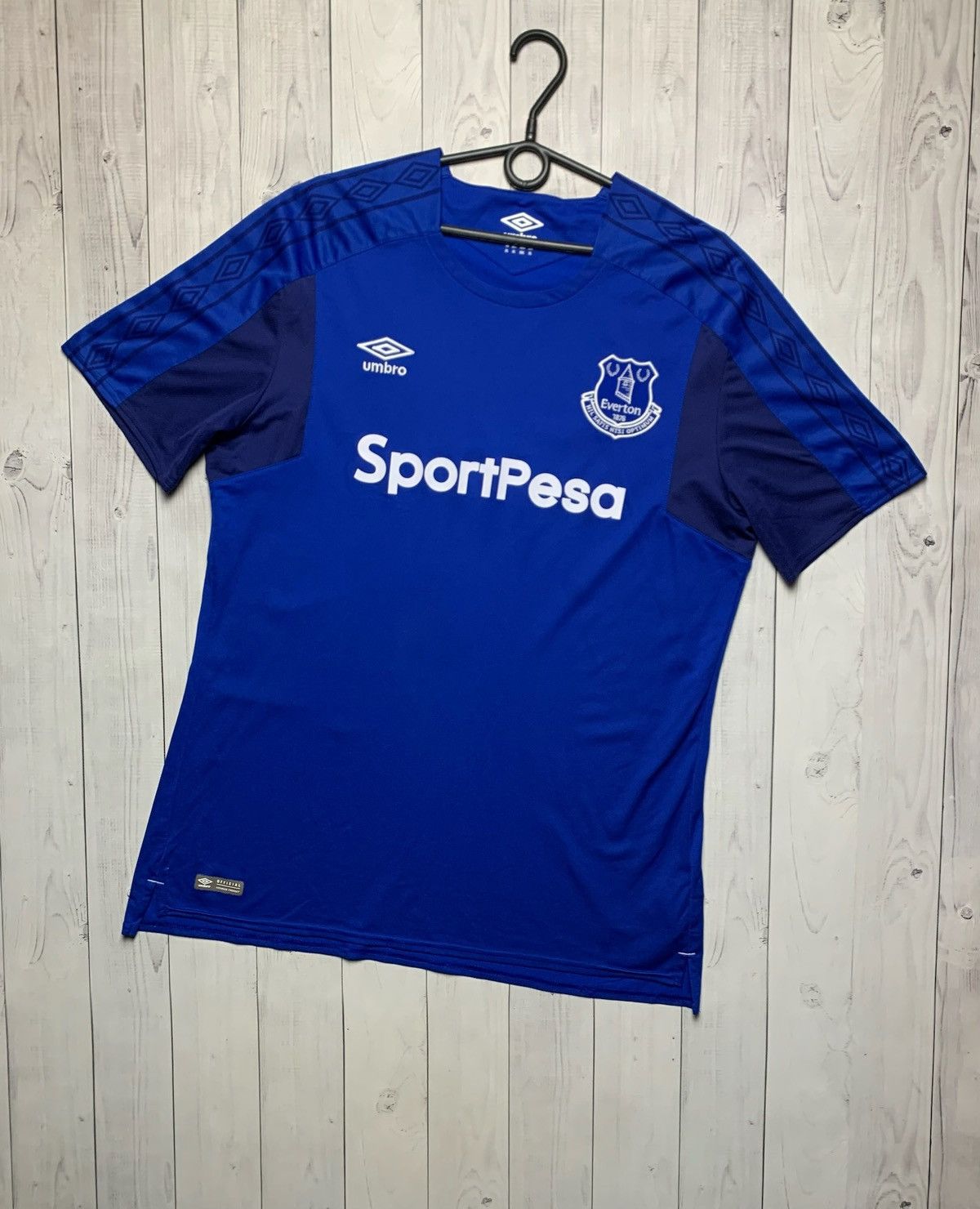 Vintage Vintage Everton soccer shirts jersey size XL blue Umbro Size US XL / EU 56 / 4 - 1 Thumbnail