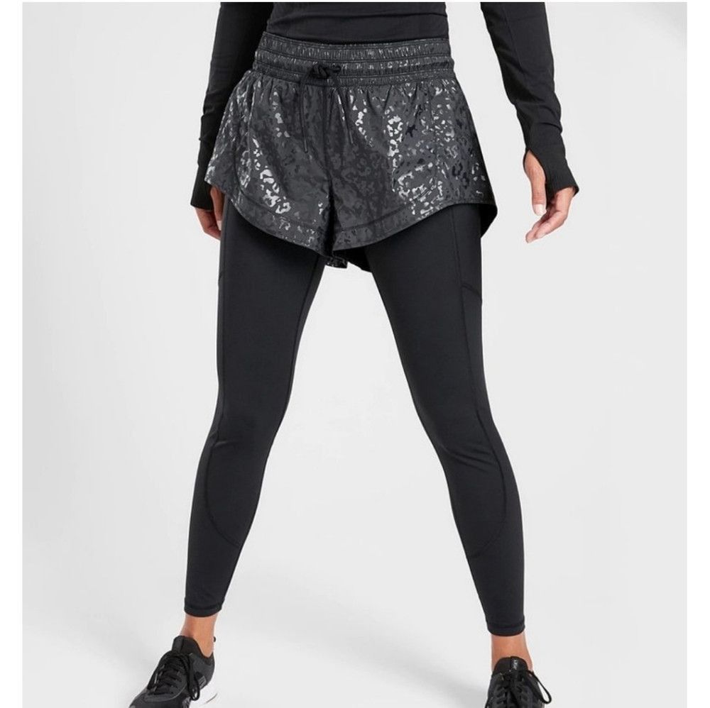 Athleta Athleta black rainier 2 In 1 performance tights M Size 31" - 1 Thumbnail
