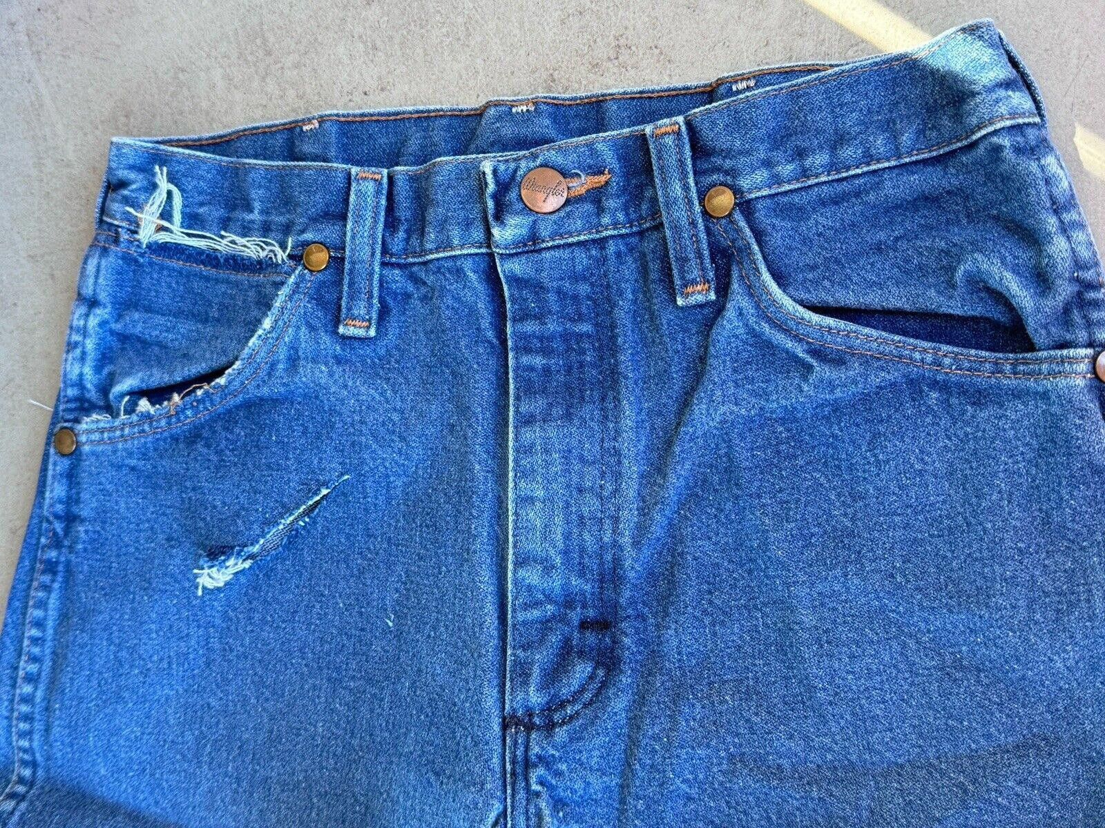 Wrangler Vintage Wrangler Blue Denim Distressed Cut Off Shorts Sz 29 Size 29" - 7 Thumbnail