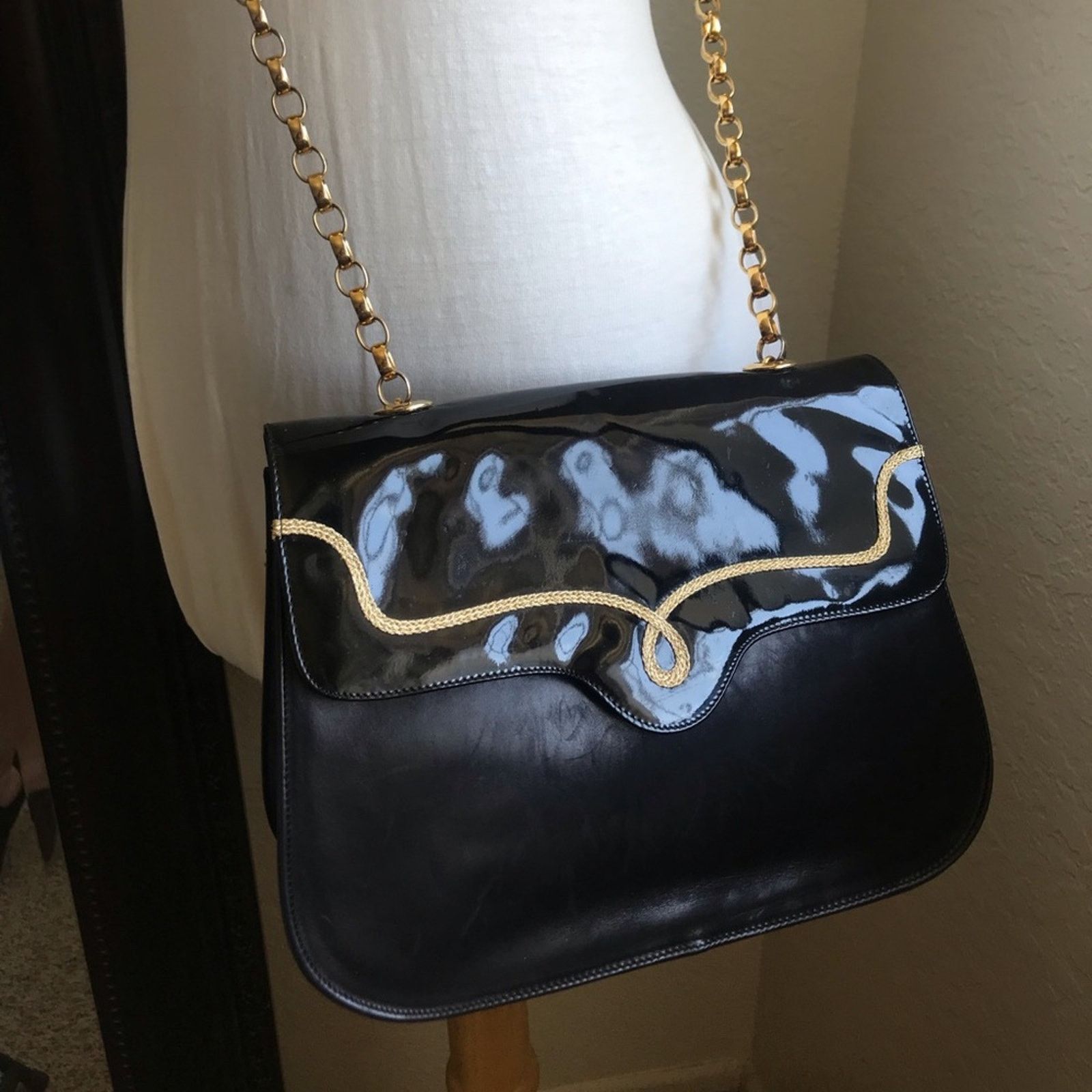 Bally BALLY Chain Flap Shoulder Crossbody Bag ⭐️ Patent Leather Size ONE SIZE - 14 Thumbnail