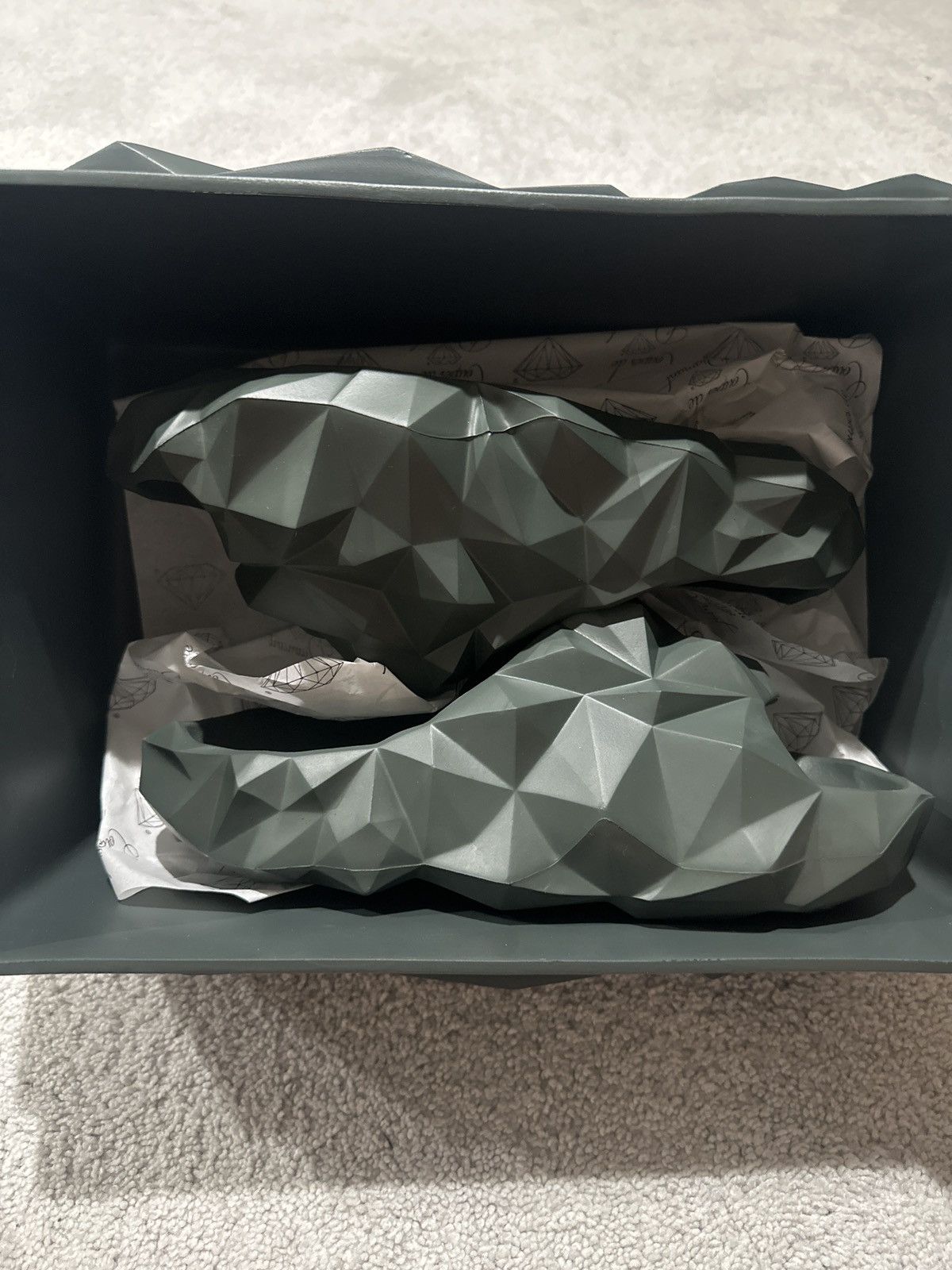 Diamond Supply Co. Diamond Supply x Godzilla x Sneakercon Black Slides Size US 9 / EU 42 - 4 Thumbnail