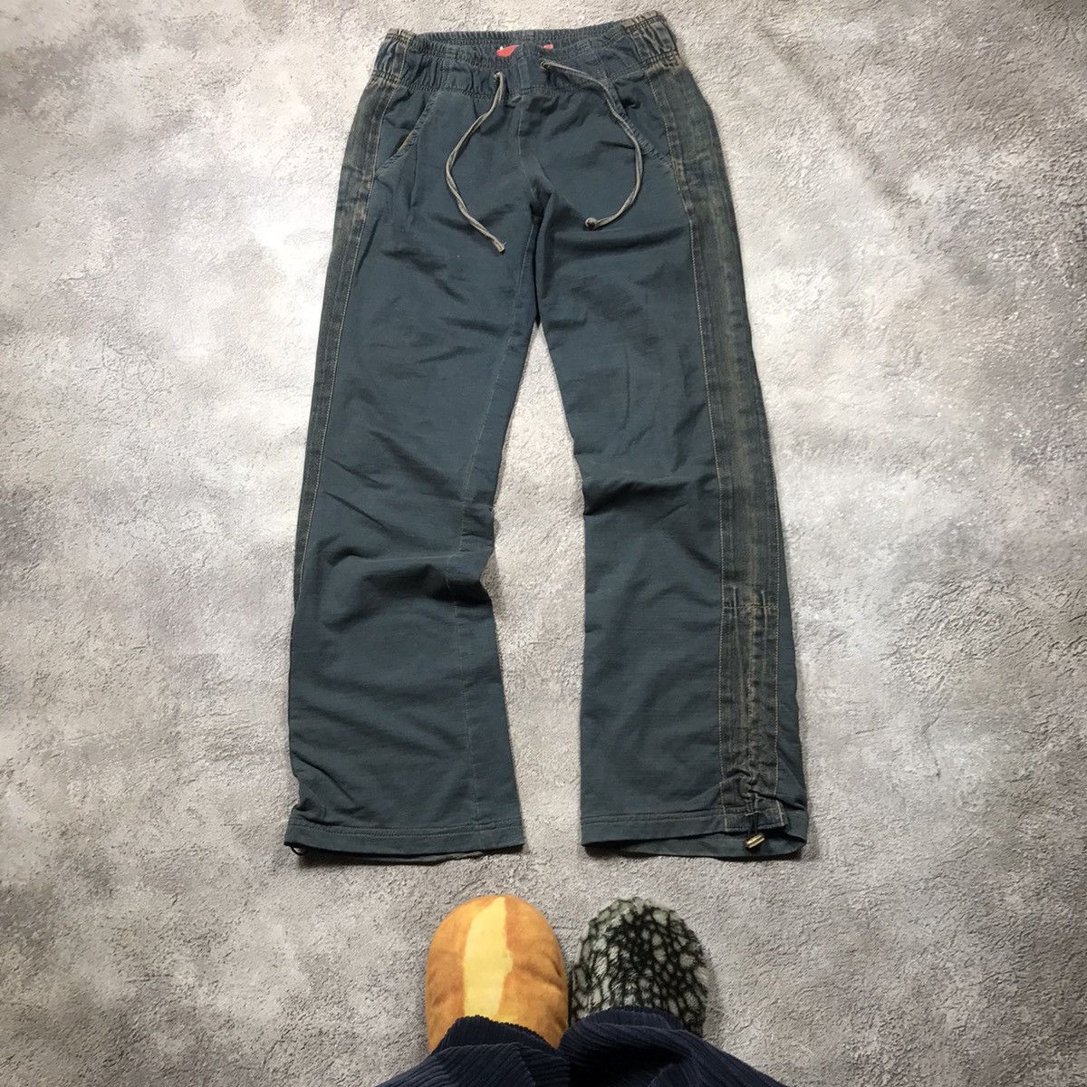 Vintage Vintage Y2K Baggy Cargo Pants Distressed Tactical Streetwear Size 26" / US 2 / IT 38 - 1 Thumbnail