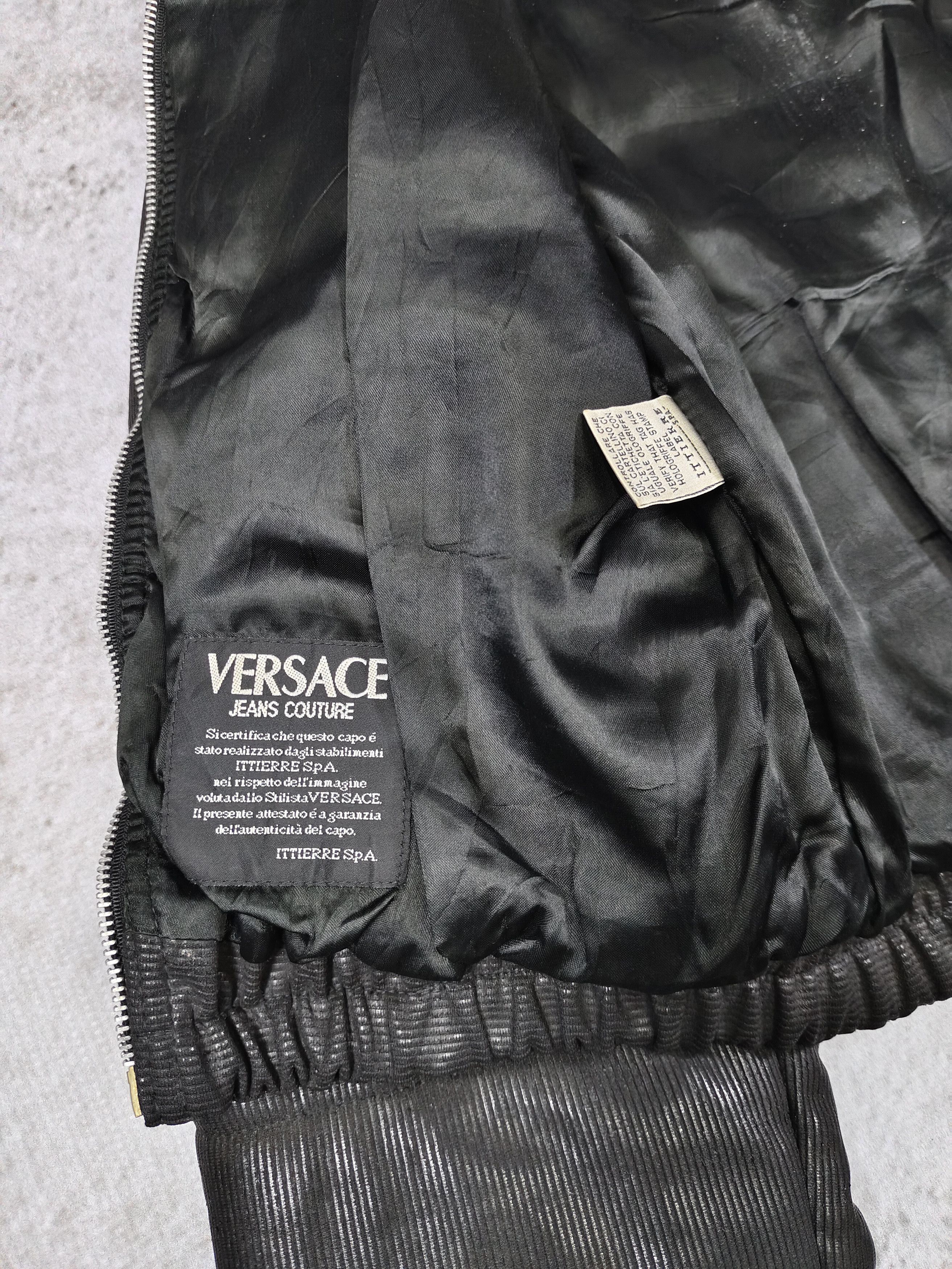 Versace Jeans Couture 90s Versace JC- Archive Ribbed Puffer Style Cropped Jacket Size US M / EU 48-50 / 2 - 11 Thumbnail