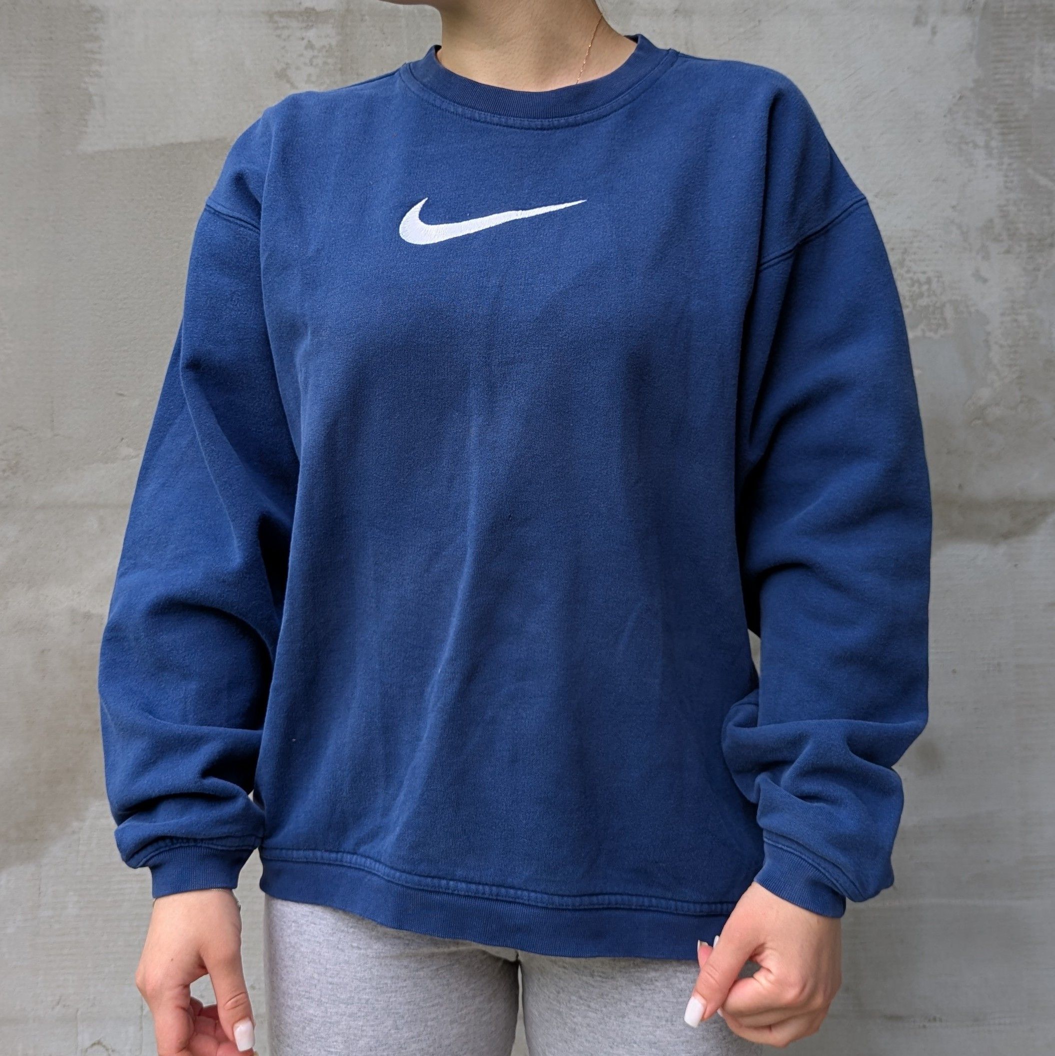 Nike × Vintage Women's Dark Blue Oversized Sweatshirt with Big Logo Swoosh Size M / US 6-8 / IT 42-44 - 1 Thumbnail
