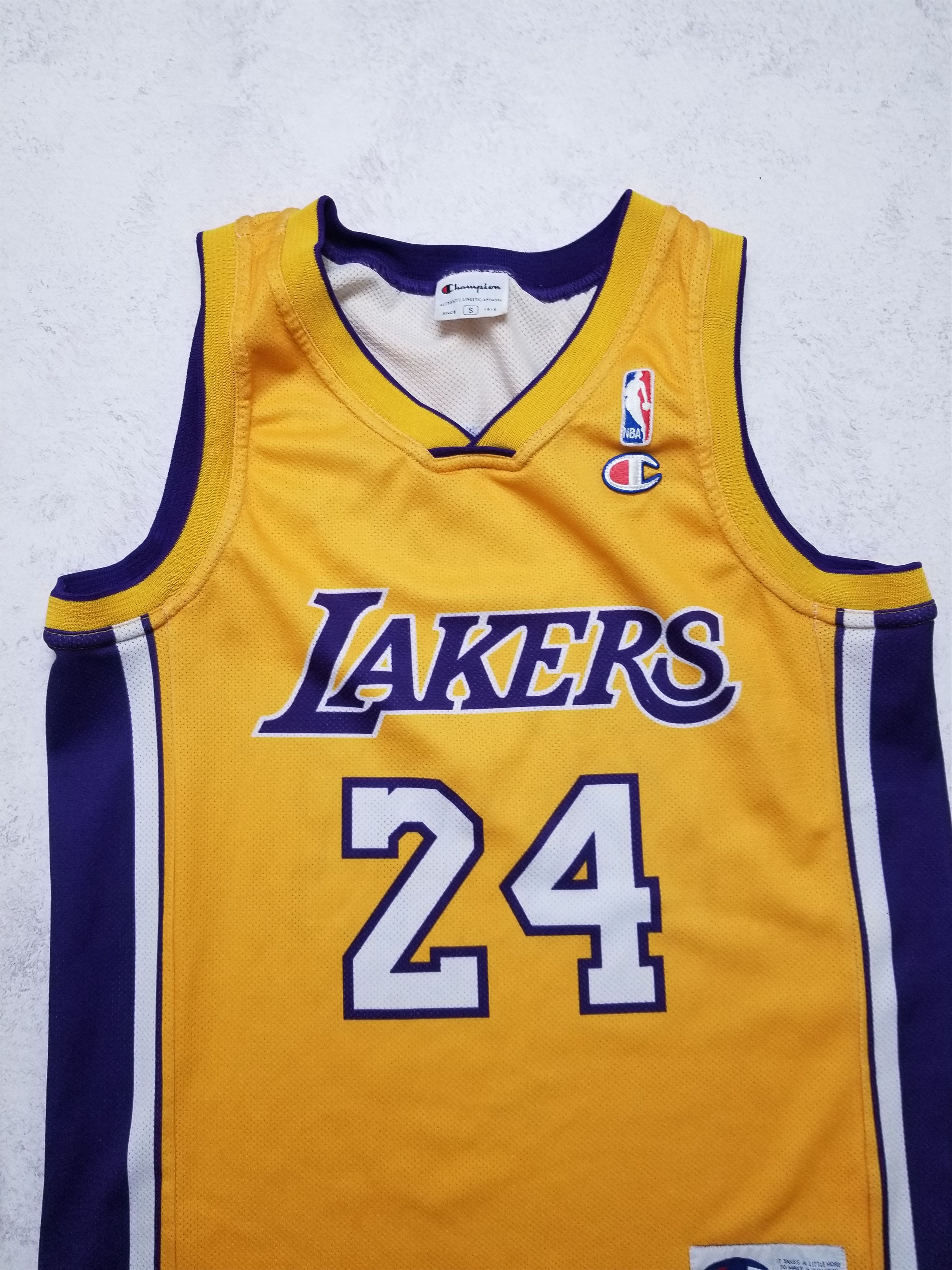 Champion KOBE BRYANT #24 LOS ANGELES LAKERS BASKETBALL NBA JERSEY Size US S / EU 44-46 / 1 - 6 Thumbnail