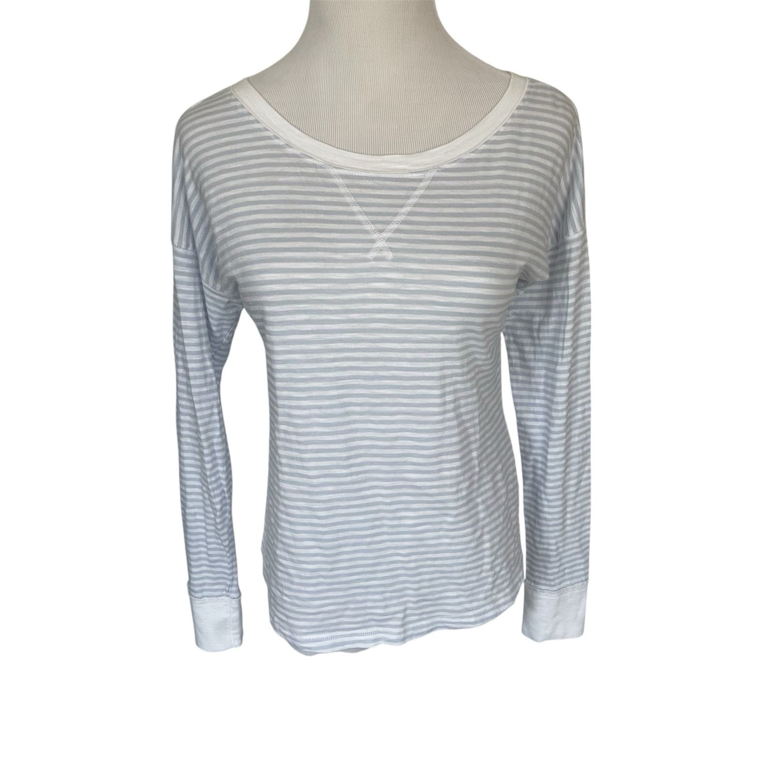 Abercrombie & Fitch XS A&F Long sleeve Light Gray White Stripe Soft Cotton Tee Size XS / US 0-2 / IT 36-38 - 1 Thumbnail