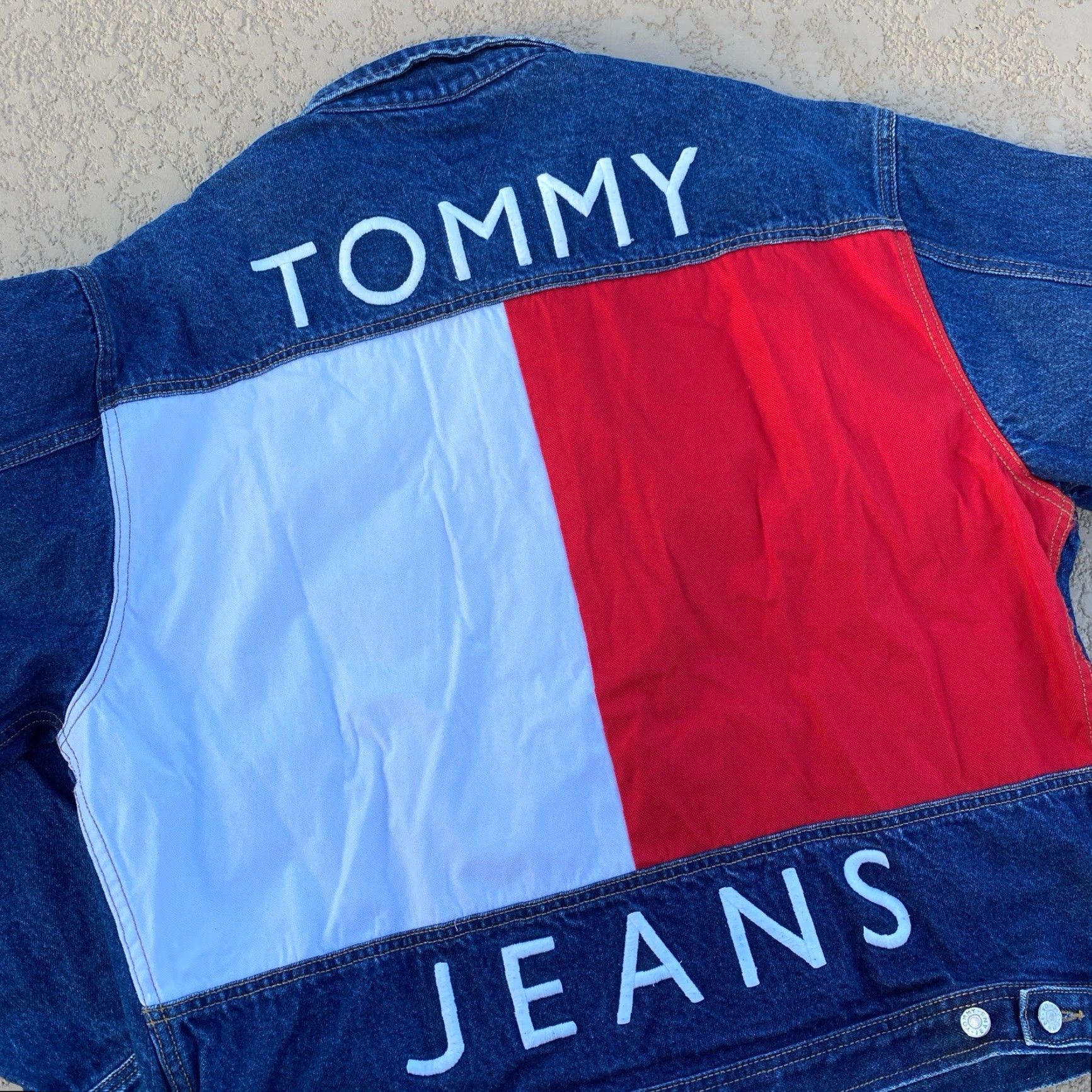 Tommy Hilfiger VINTAGE Tommy Hilfiger Spell Out Big Flag Patch Denim Jean Jacket XL Men 90s Blue"} Size US 36 / EU 52 - 5 Thumbnail