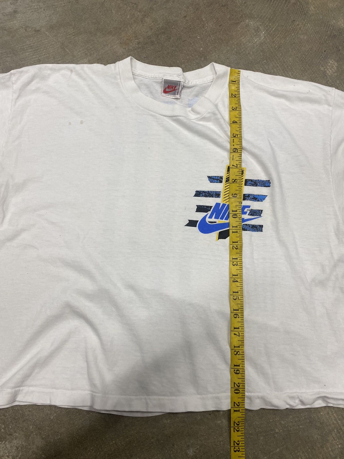 Nike × Vintage Vintage 90’s Nike Sportswear Cropped Graphic T-Shirt Size US L / EU 52-54 / 3 - 17 Thumbnail