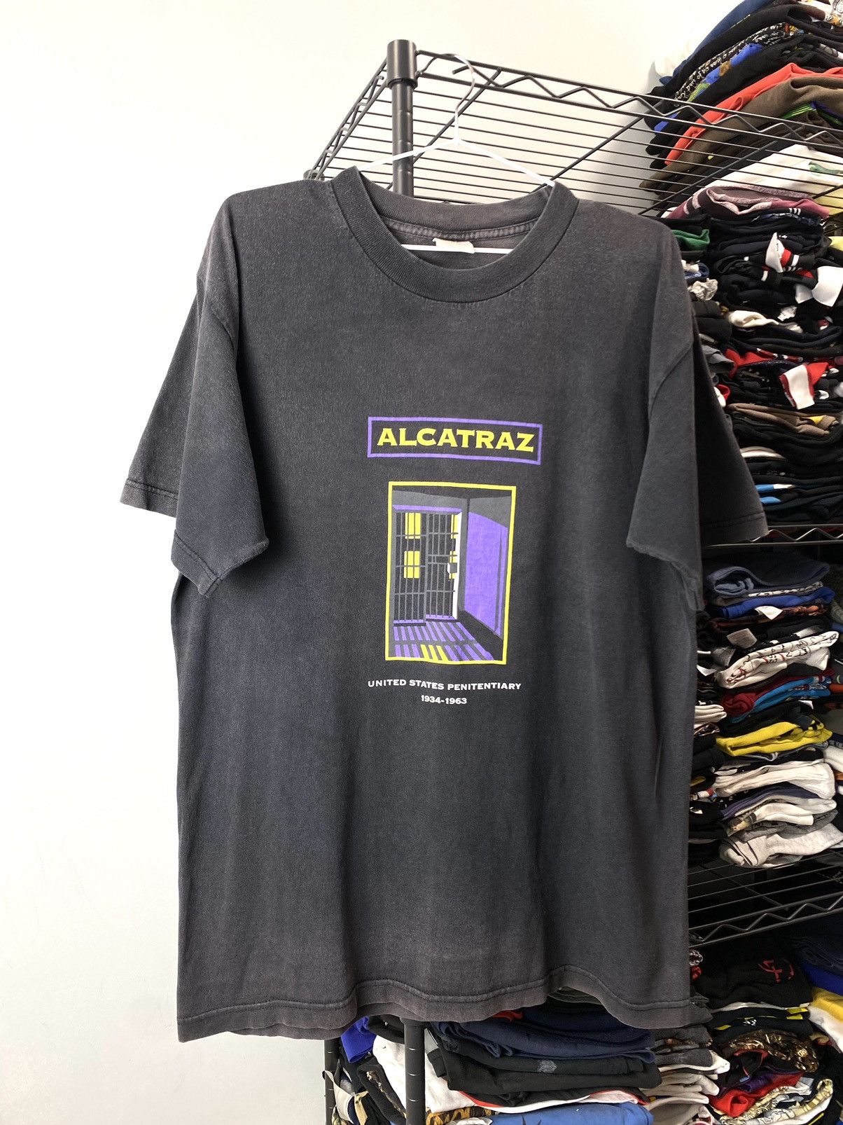 Vintage 💥 Rare! 90’s Vintage Murina Alcatraz USA T Shirt Escape Size US L / EU 52-54 / 3 - 1 Thumbnail