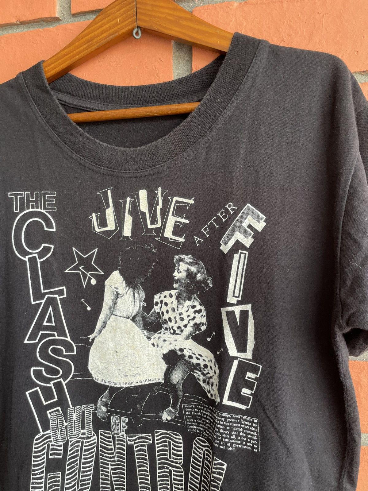 Band Tees Vintage The Clash Band Tour Out Of Control tour 1984 Size M Size US M / EU 48-50 / 2 - 7 Thumbnail