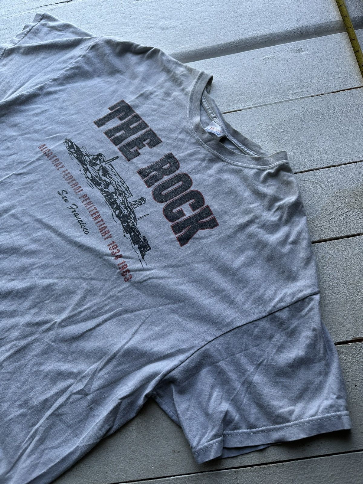 Vintage 🚨 THE ROCK ALCATRAZ BIG LOGO TEE SAN FRANCISCO Size US XL / EU 56 / 4 - 2 Thumbnail