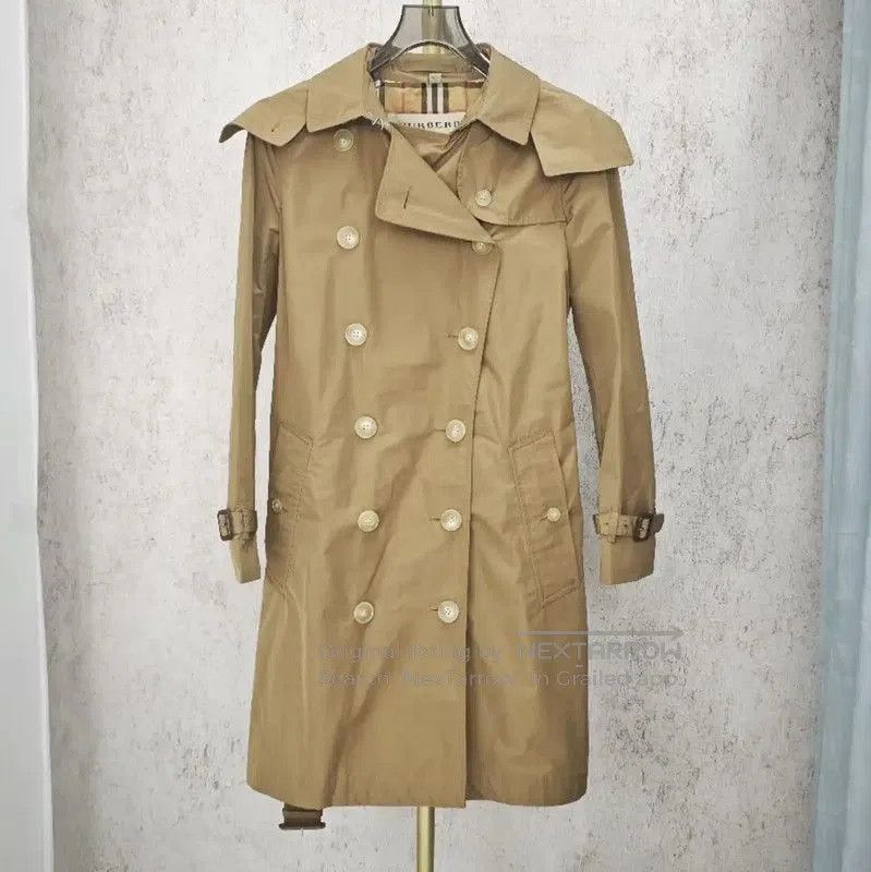 Burberry Burberry Khaki Long Trench Coat for Women. Size XS / US 0-2 / IT 36-38 - 1 Thumbnail