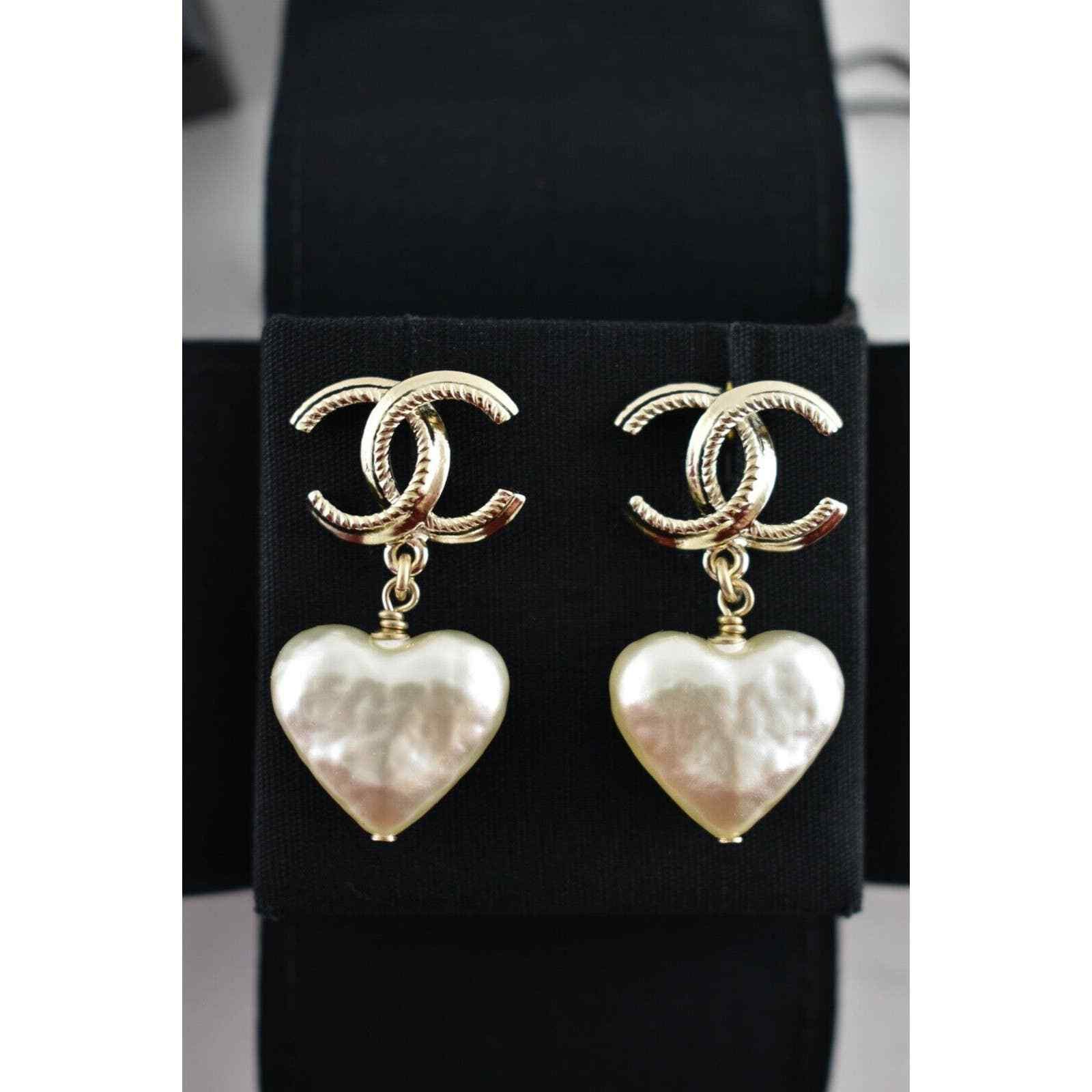 Chanel Chanel Gold Heart Pearly White Drop Statement Earrings Size ONE SIZE - 8 Thumbnail