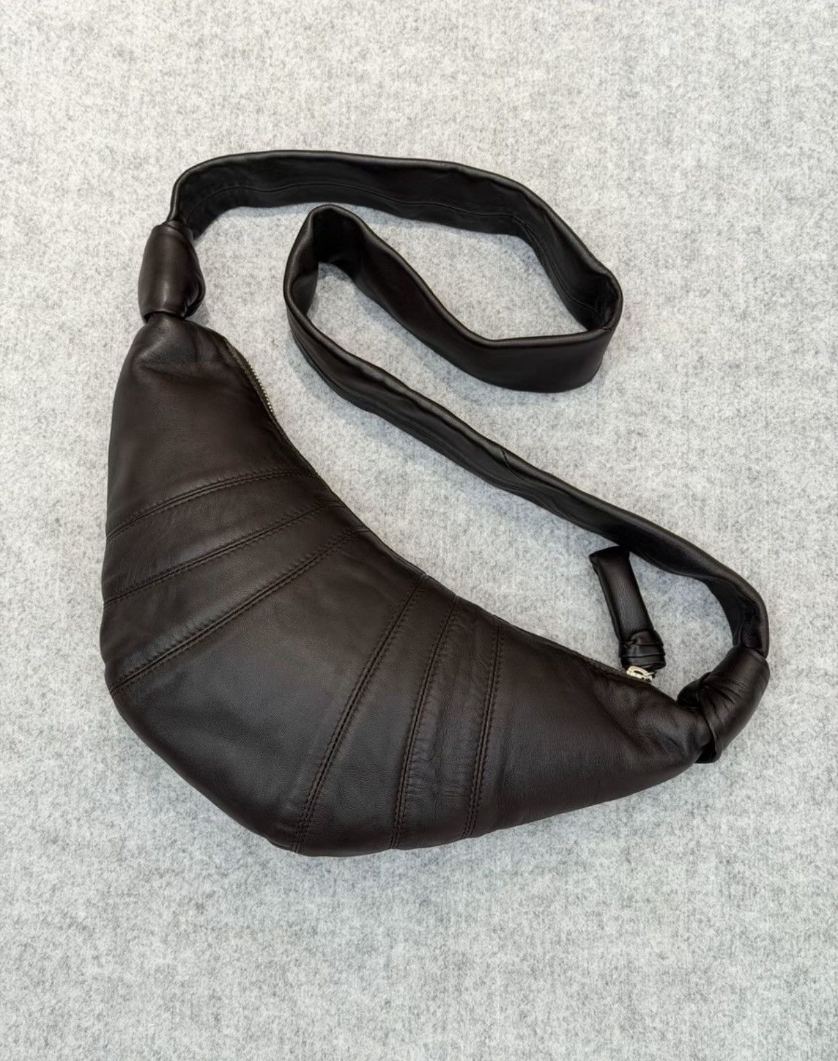 Lemaire Lemaire Small Dark Chocolate Lambskin Croissant Bag K55 Size ONE SIZE - 1 Thumbnail