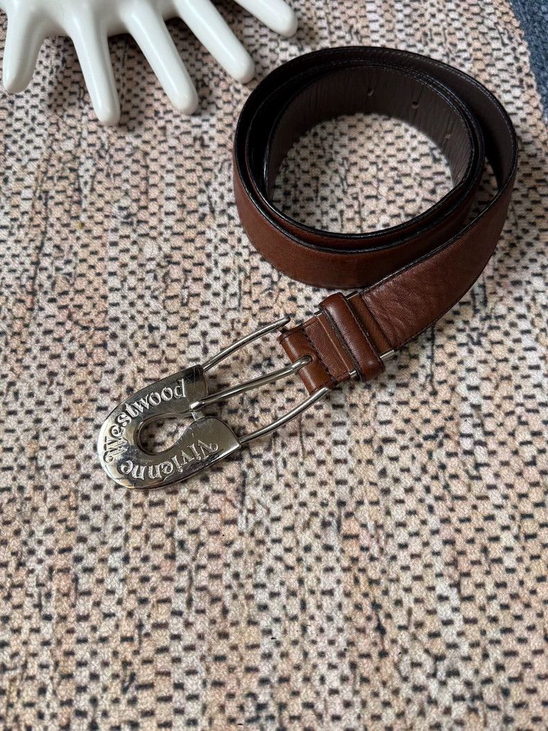 Vivienne Westwood Vivienne Westwood A large safety pin belt Size ONE SIZE - 3 Thumbnail