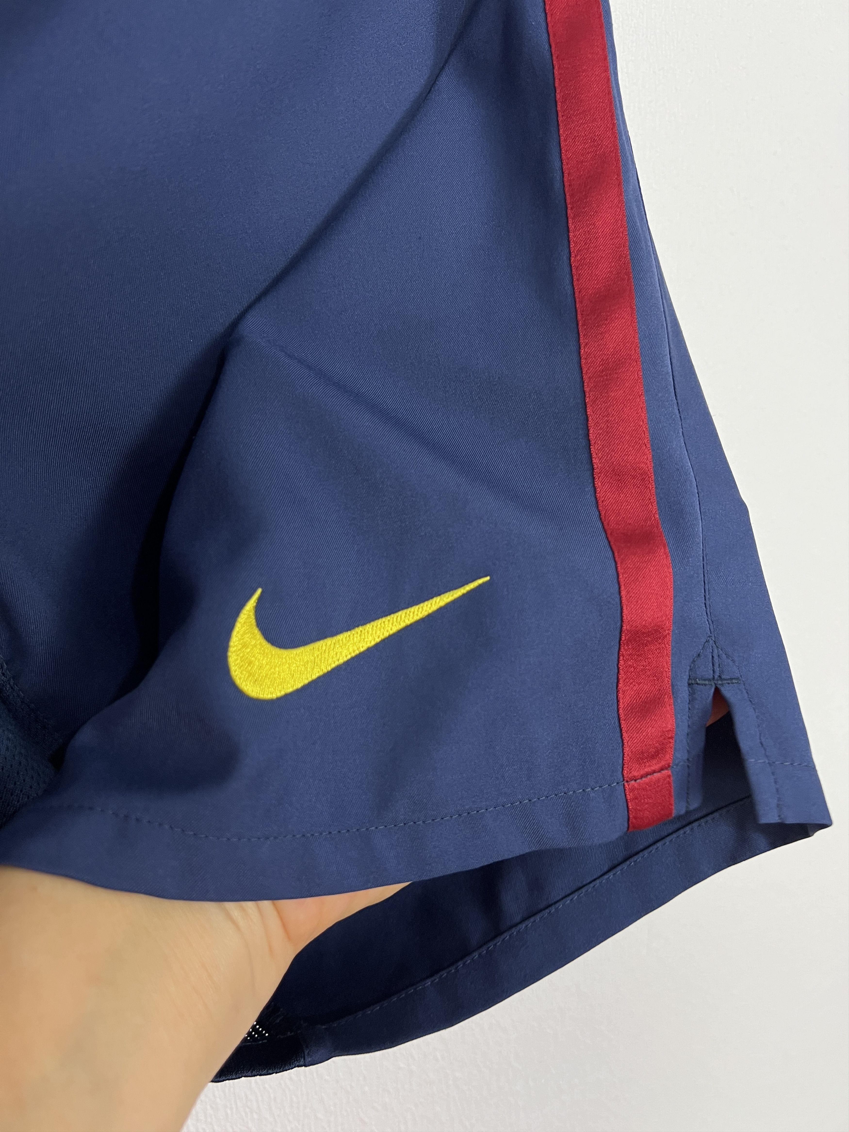 Nike Nike FC Barcelona Football Shorts Soccer Athletic Rare Hype Size US 30 / EU 46 - 3 Thumbnail