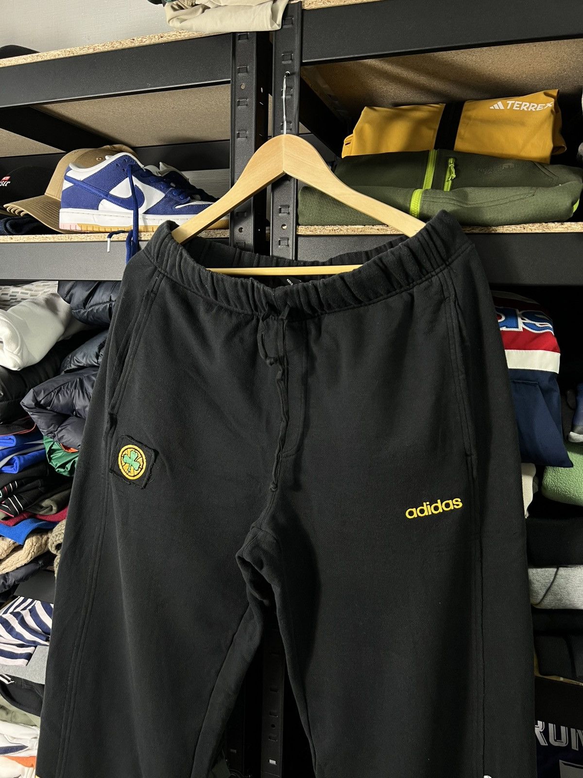 Adidas Adidas x Celtics Vintage Sweatpants Black XL Asia NBA Rare Size US 36 / EU 52 - 2 Thumbnail