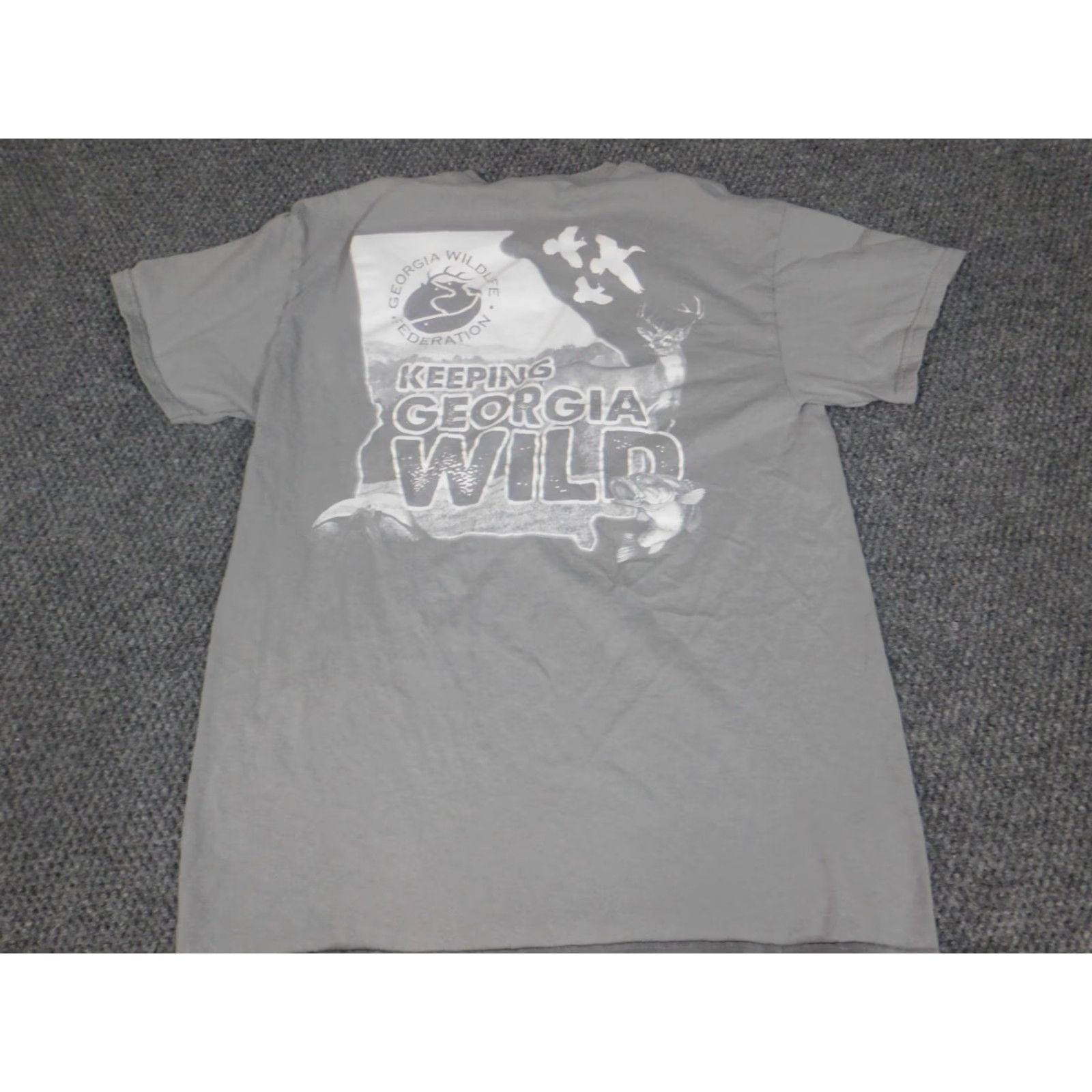 Gildan Gildan Georgia Wildlife Mens T-Shirt Short Sleeve Crew Neck Gray M Animals Dog Cotton Blend Polyester Logo Size US M / EU 48-50 / 2 - 6 Thumbnail