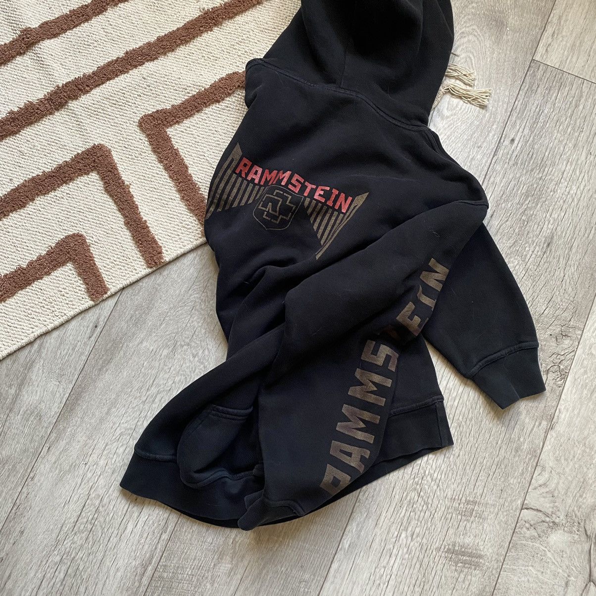 Band Tees VINTAGE RAMMSTEIN BAND GERMANY BIG PRINT HOODIE Size US M / EU 48-50 / 2 - 4 Thumbnail