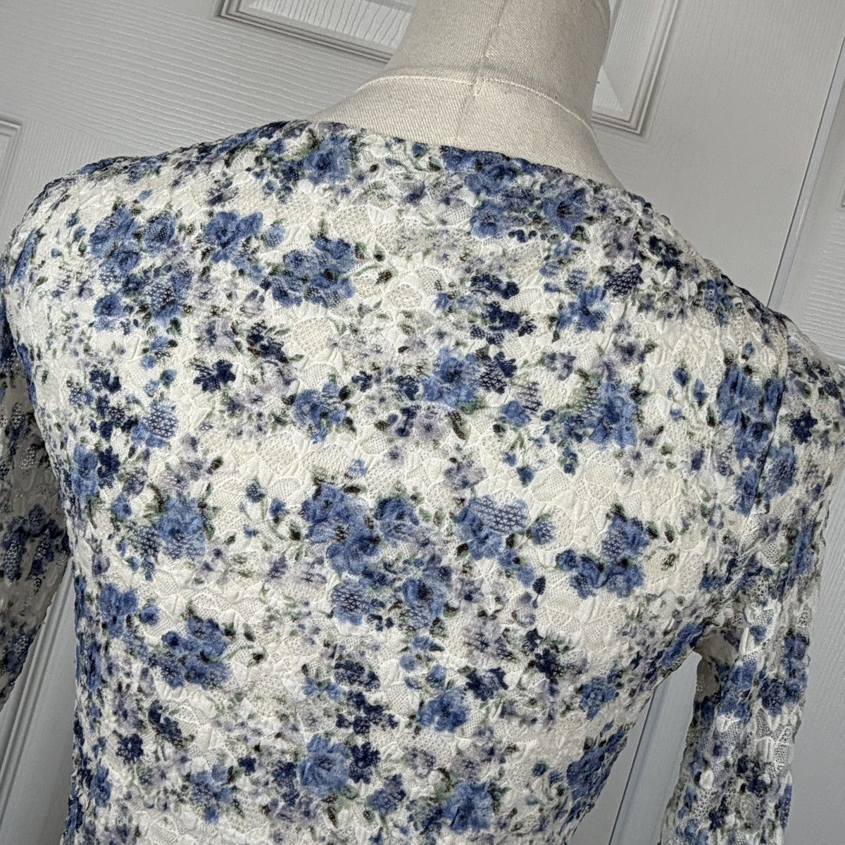 Arizona Jean Co. Arizona Jean co lace floral long sleeve top Size S / US 4 / IT 40 - 3 Thumbnail