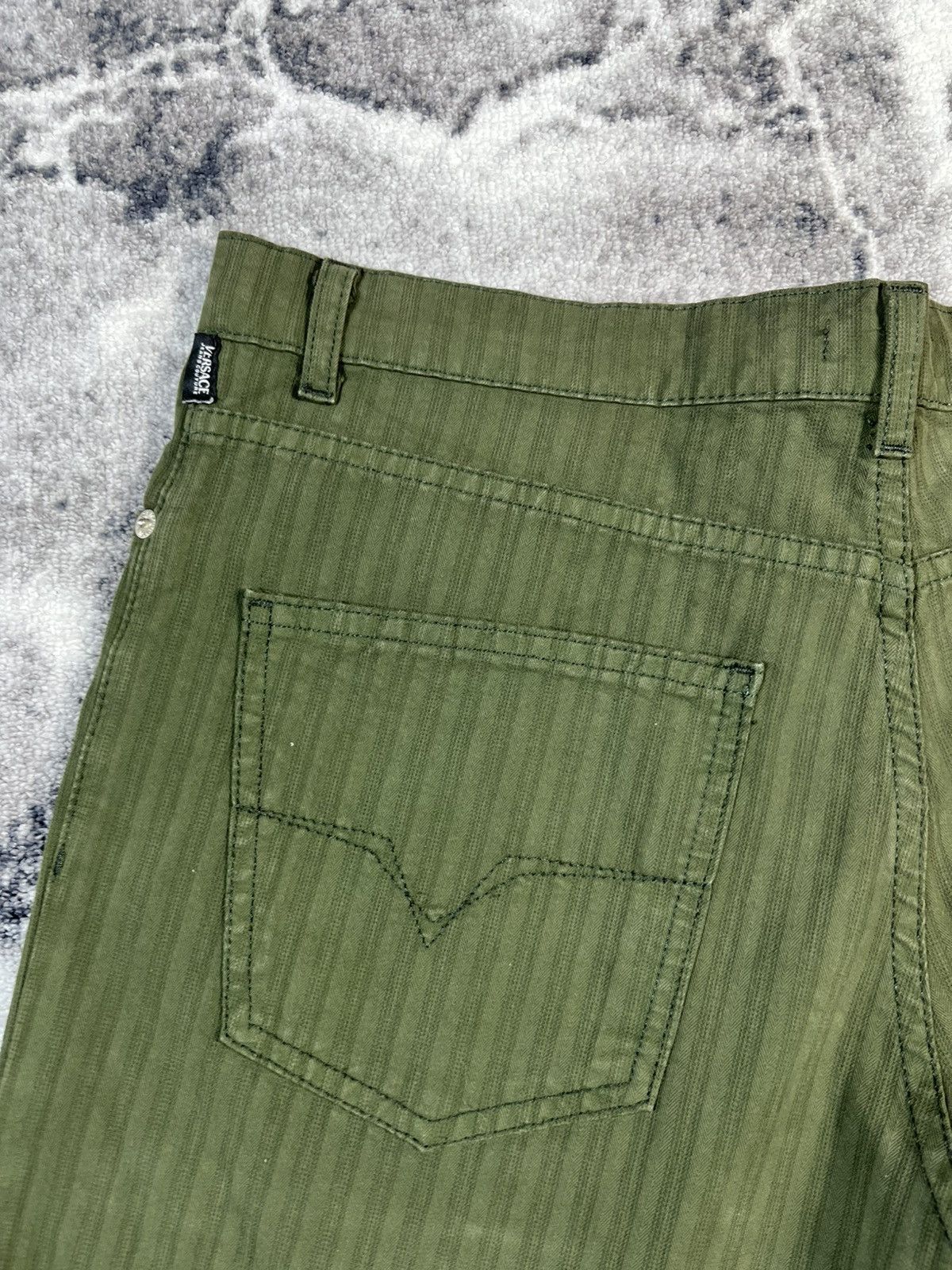 Versace Versace Olive Green Straight Fit Pants Made In Italy Size US 34 / EU 50 - 12 Thumbnail