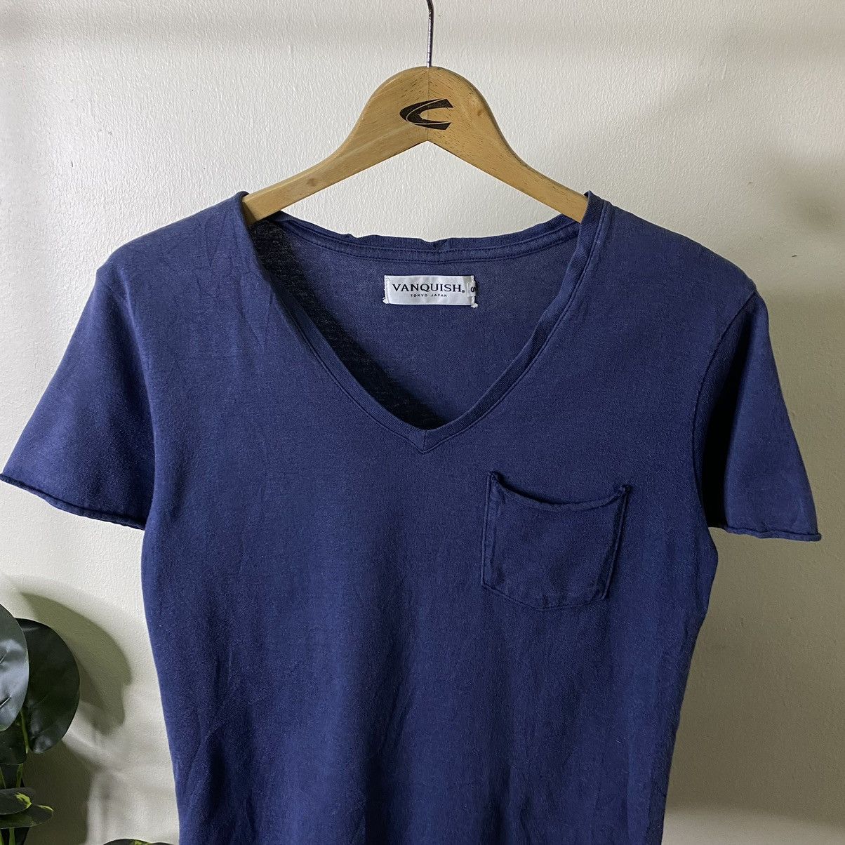 Vanquish Vanquish Tokyo Japan Single Pocket V Neck Navy Blank Tee Size US S / EU 44-46 / 1 - 2 Thumbnail