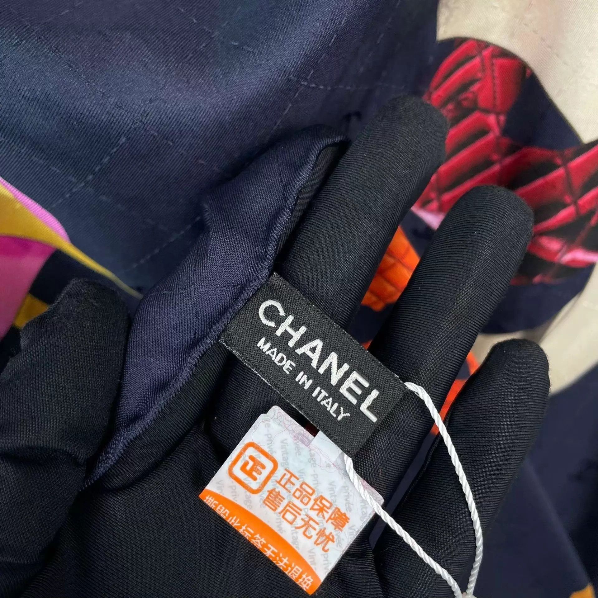 Chanel Chanel 98 new CC colorful logo scarf 85x85 Size ONE SIZE - 5 Thumbnail